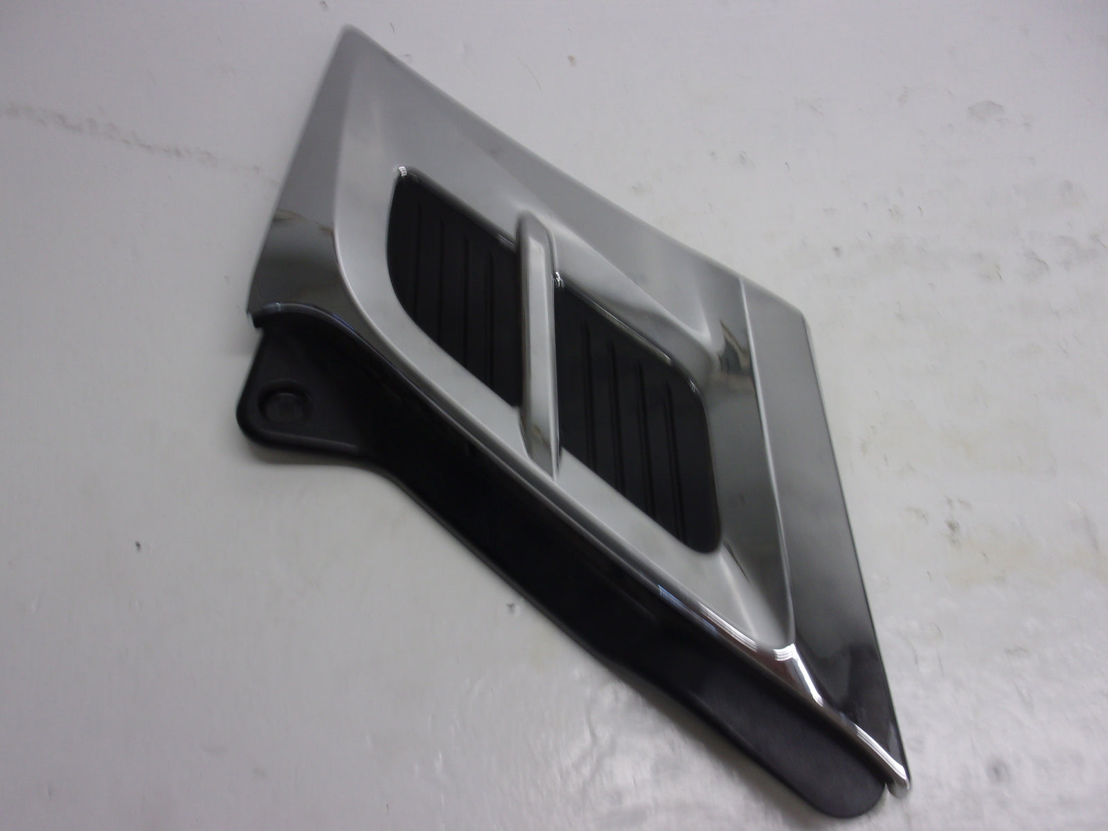 Yamaha WaveRunner 2012-2018 FX Cruiser SHO1.8 Right Chrome Trim F2S-U370K-00-00