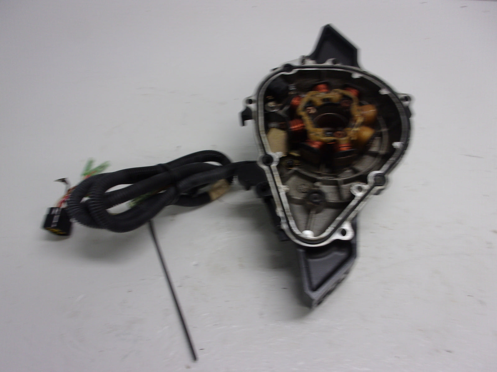 Yamaha Waverunner 1999-2000 XL GP 800 OEM Stator + Stator Cover 66E-81337-10-8P