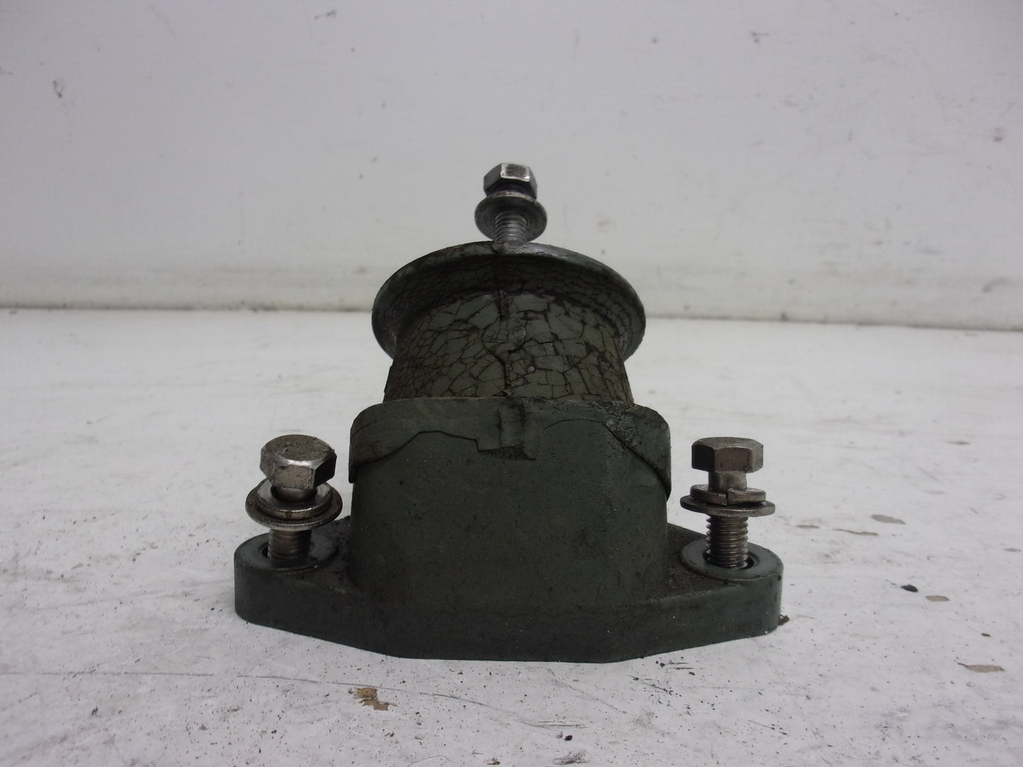 Yamaha WaveRunner 1996-2003 SV GP XL OEM Engine Mount Set Part# 63M-44517-01-5B