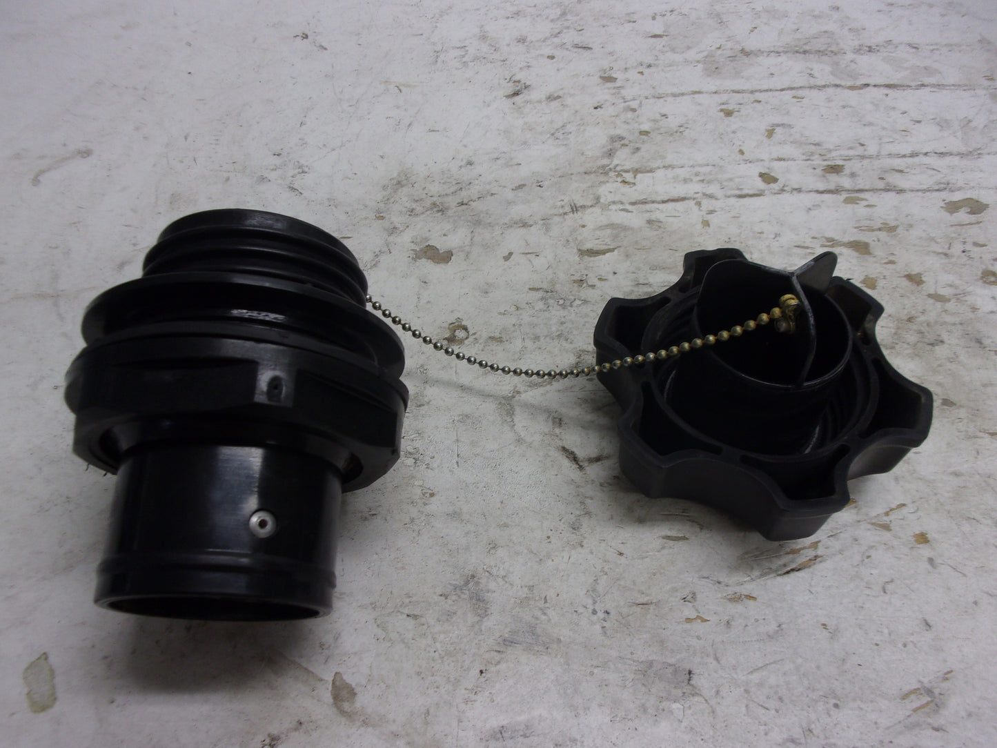 Kawasaki Jet Ski 1999-2005 Ultra 130/150 Fuel Filler Neck + Cap Part# 51049-3722