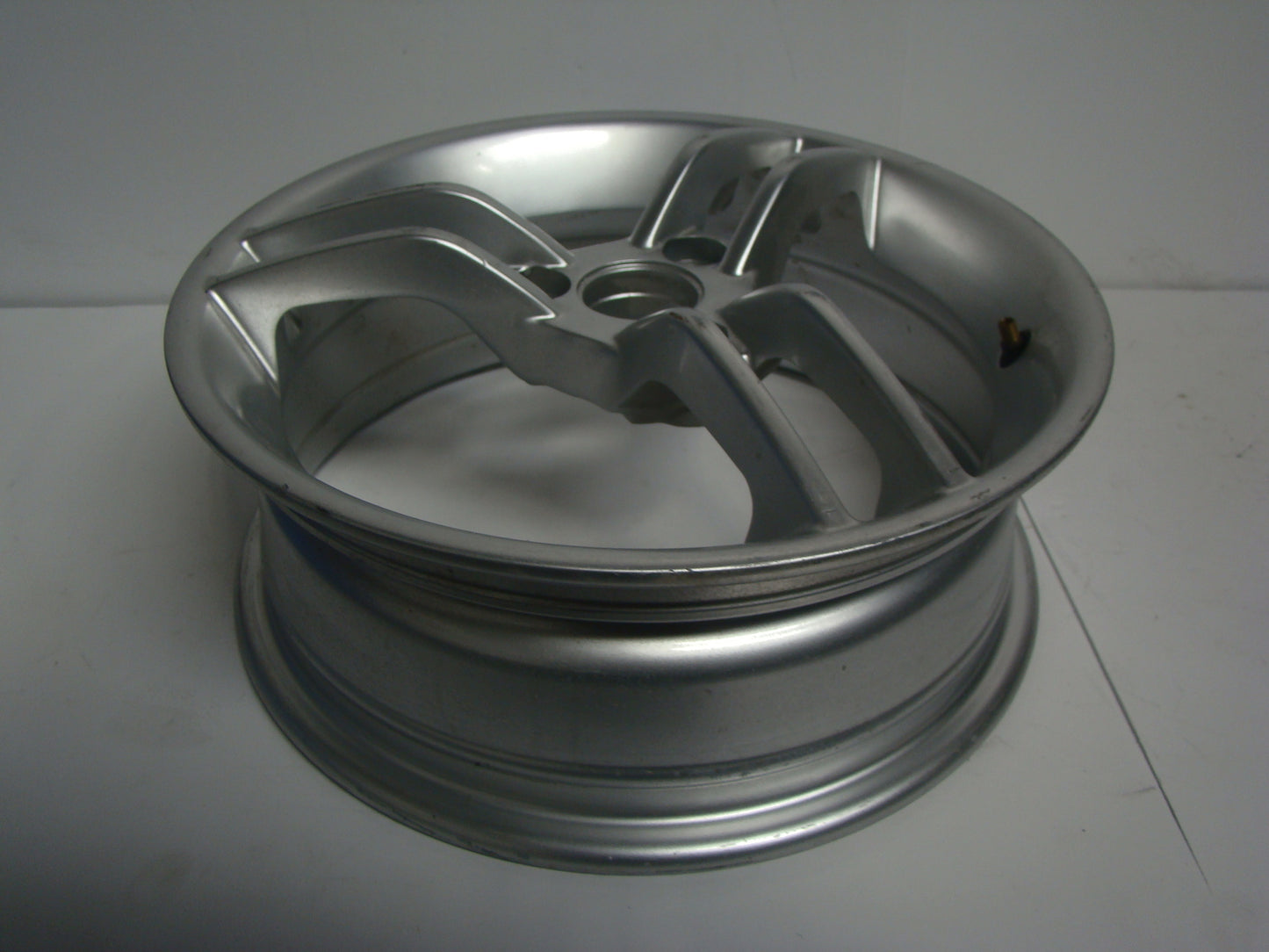 Can-Am Spyder Roadster 2010-2012 RS Silver Rim Assembly Part# 706201058