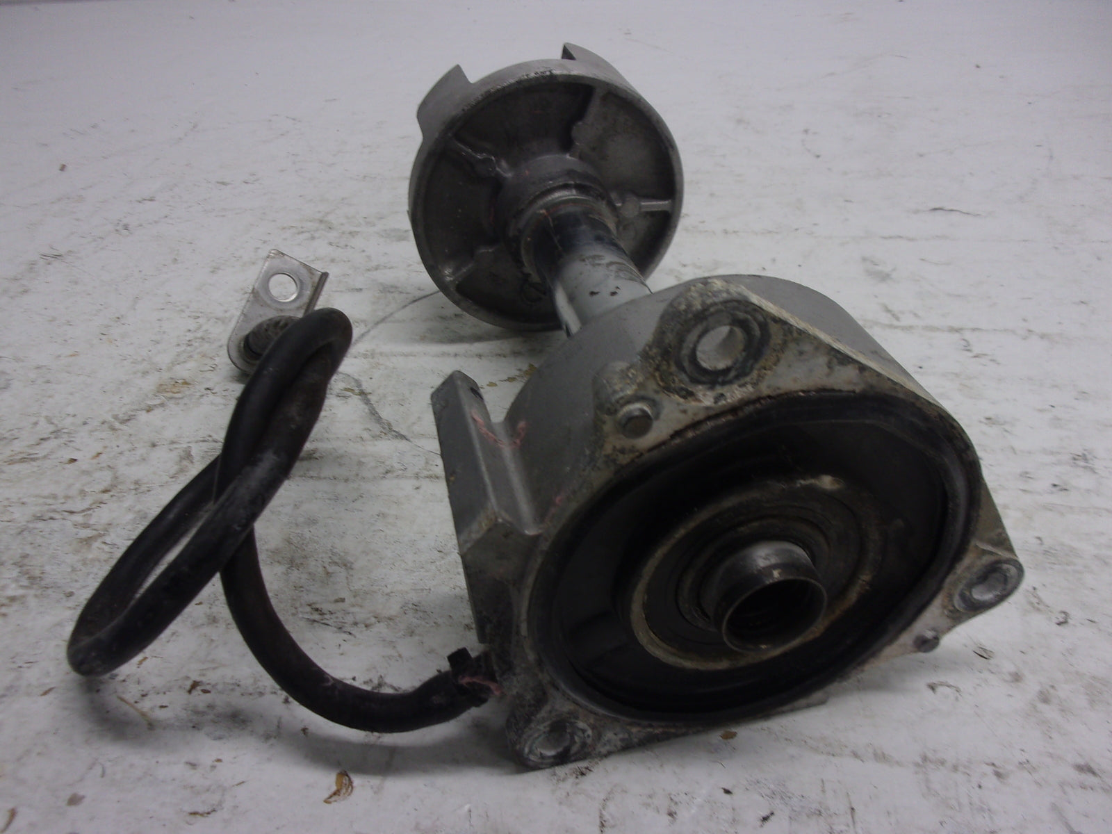 Yamaha Waverunner 2003 GP 1300 OEM Bearing Housing + Coupler # 61X-45332-03-94