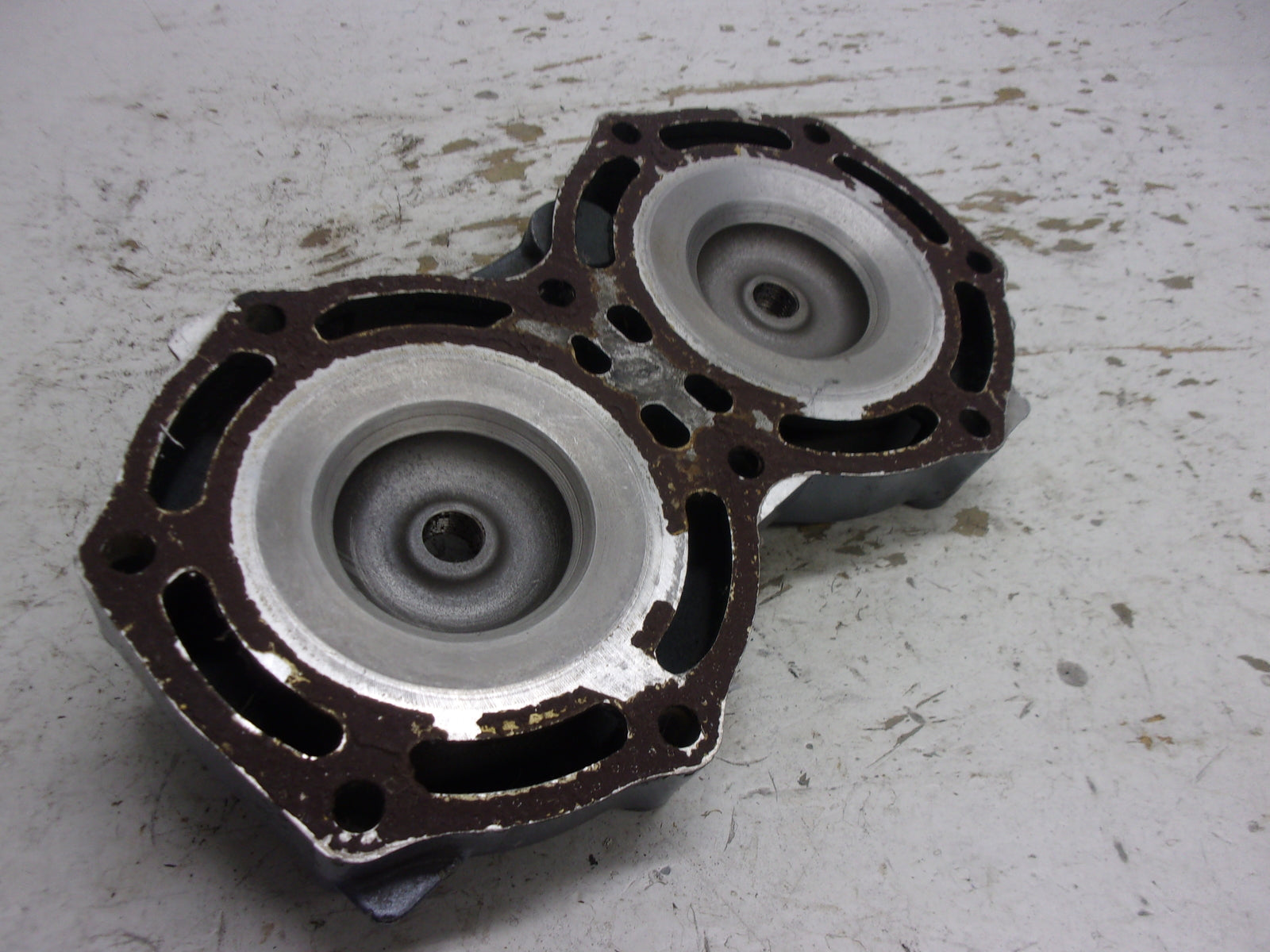 Yamaha Waverunner 1990-1996 SuperJet VXR 650 OEM Cylinder Head # 6R7-11111-00-94