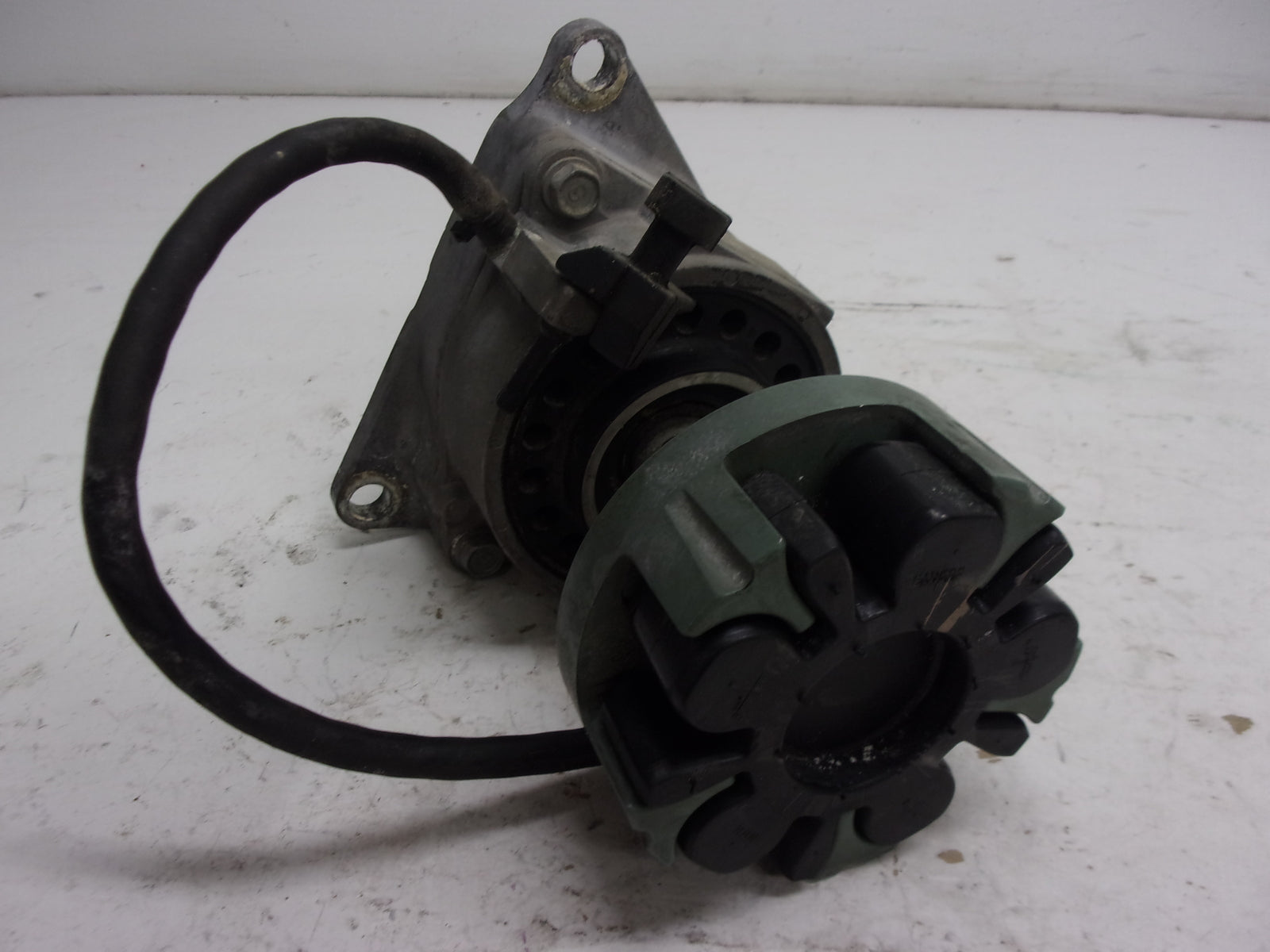 Yamaha Waverunner 1997 WaveVenture 1100 OEM Bearing Housing # 61X-45332-02-97