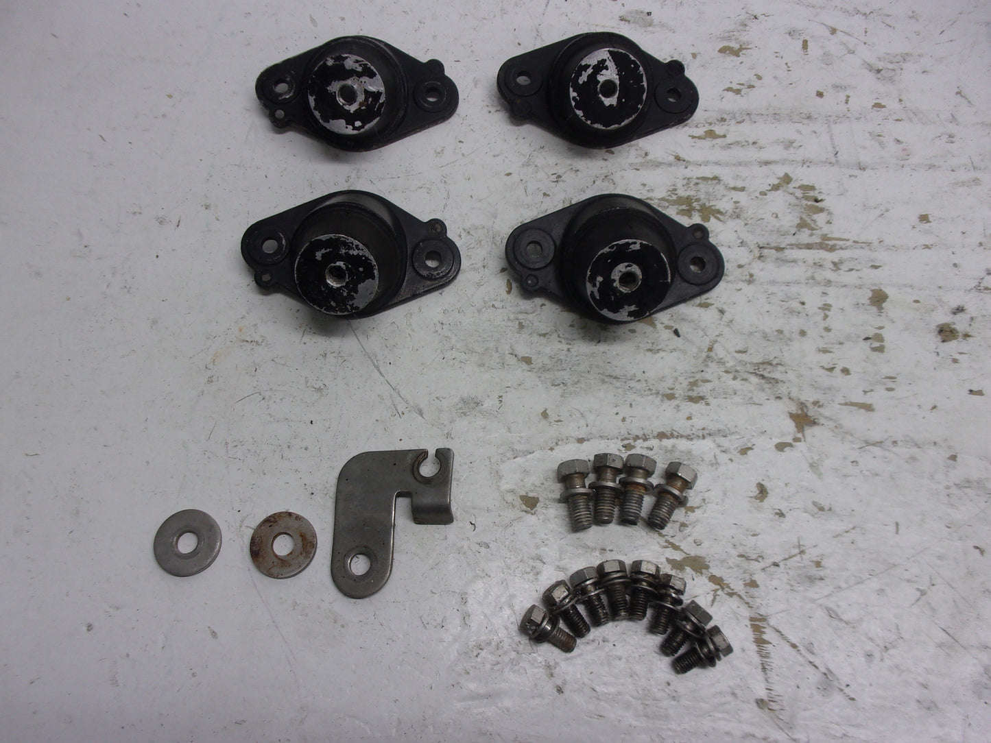 Kawasaki Jet Ski 1988-1990 TS 650SX X2 OEM Engine Damper Set Part# 92075-3724