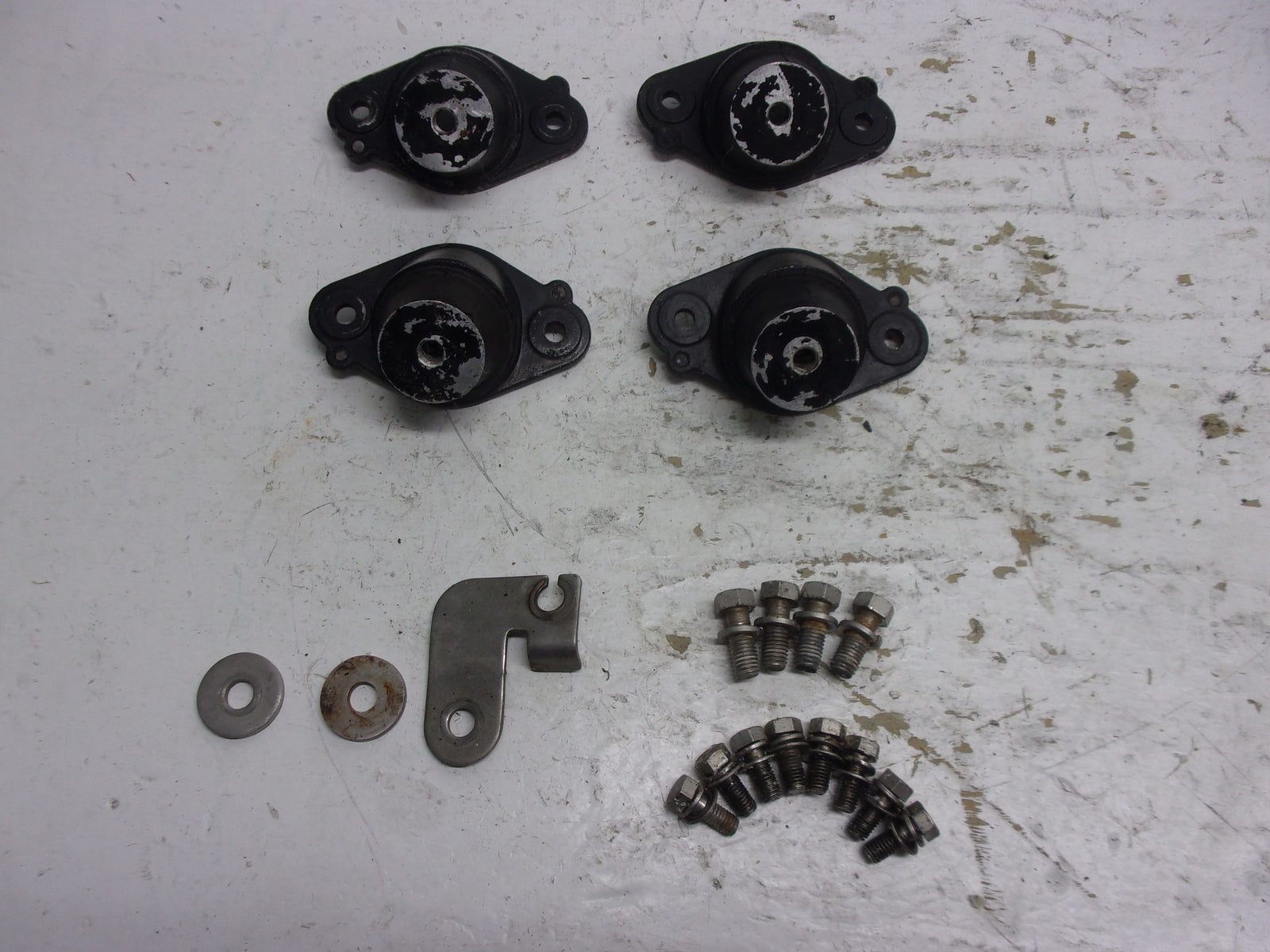 Kawasaki Jet Ski 1988-1990 TS 650SX X2 OEM Engine Damper Set Part# 92075-3724