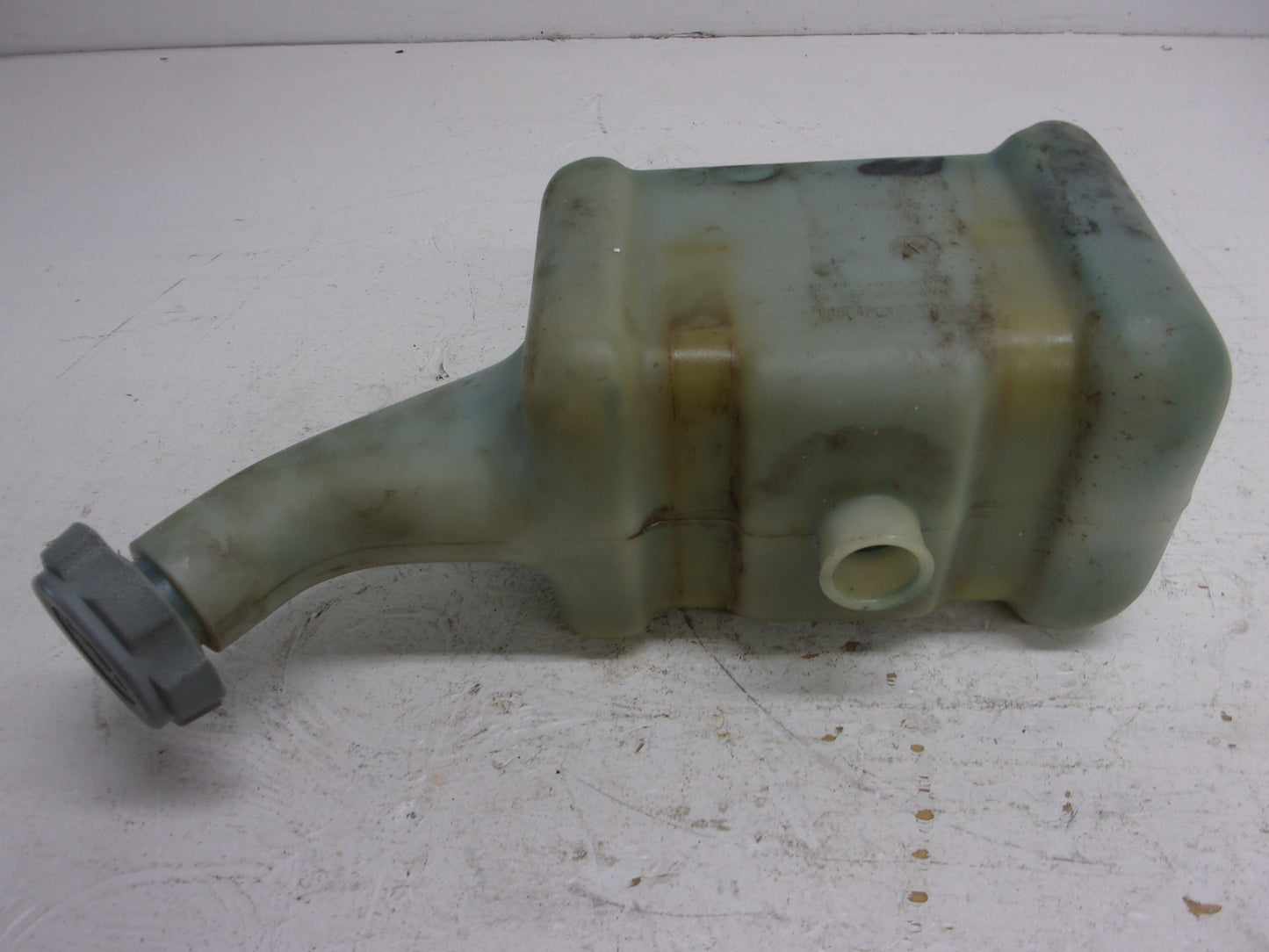 Kawasaki Jet Ski 1995-1996 ZXI 750/900 OEM Oil Tank Assembly # 52001-3723