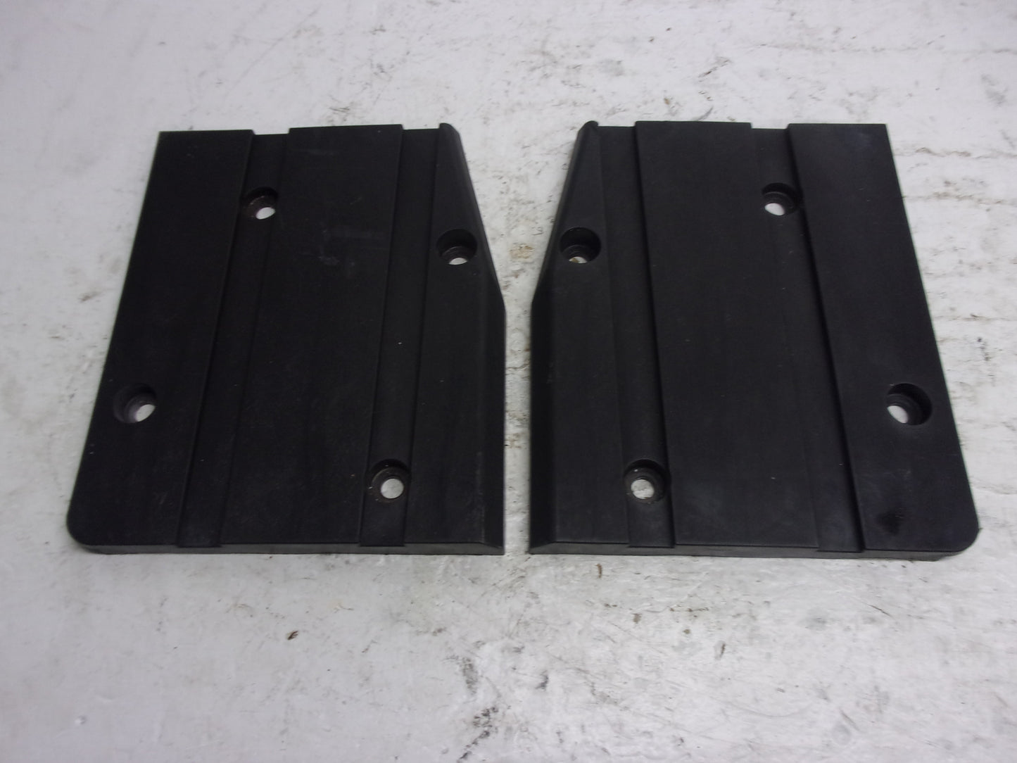Yamaha Waverunner 2003 GP 1300 OEM RH + LH Step Plate Set Part# F1G-U884R-00-00