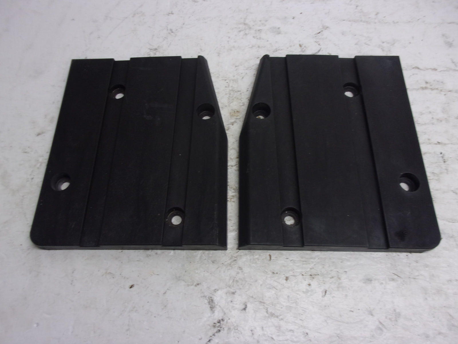 Yamaha Waverunner 2003 GP 1300 OEM RH + LH Step Plate Set Part# F1G-U884R-00-00