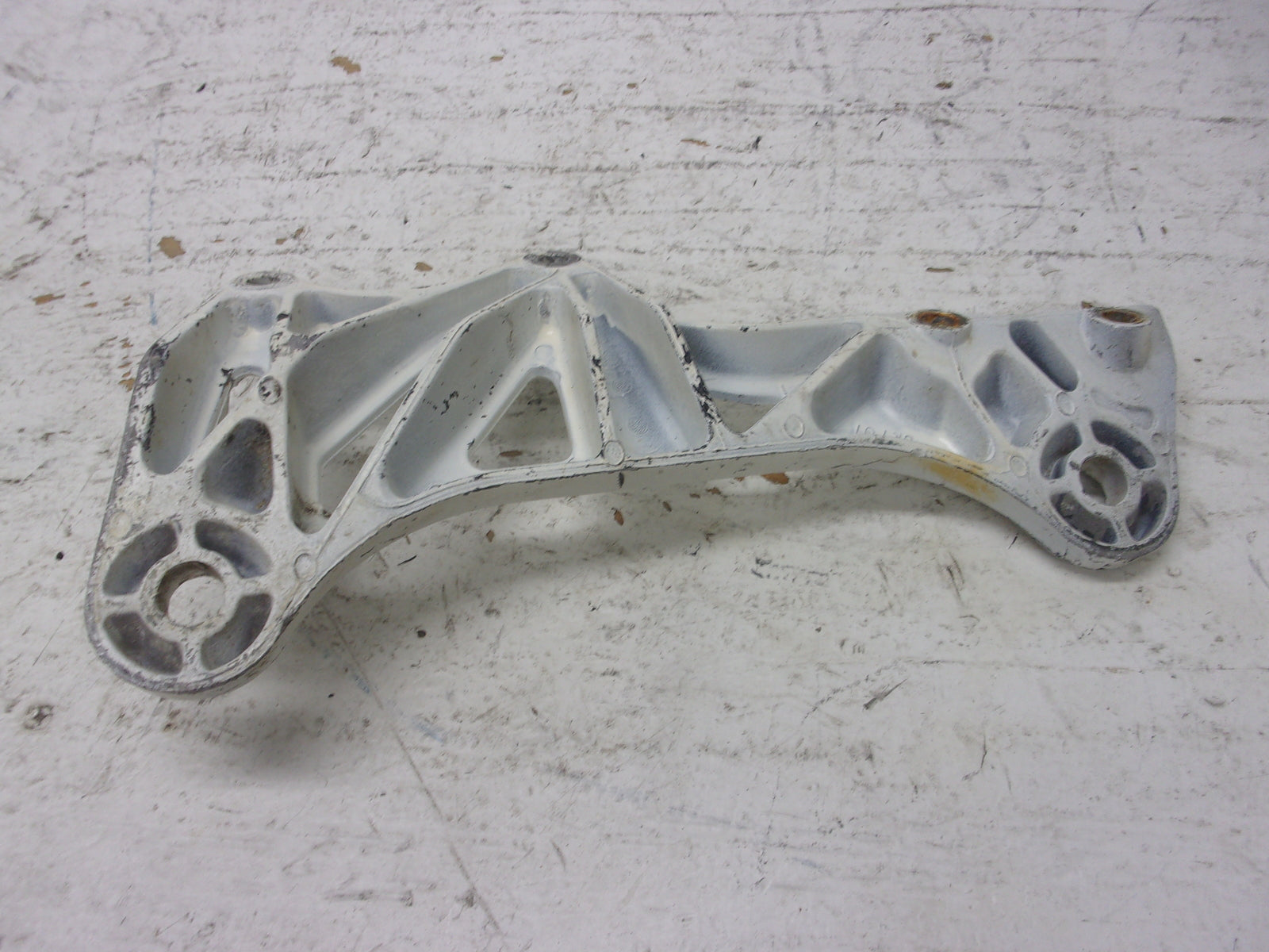 Yamaha Waverunner 1990-1998 WR WVT WB VXR OEM Engine Bracket # 6R7-21415-00-94