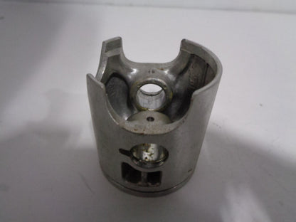Suzuki Dirt Bike 1986-1988 RM-125 Standard Size OEM Piston 12110-01B41-0F0