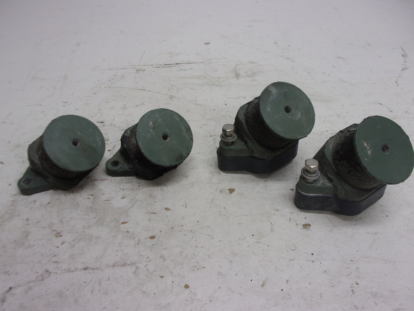 Yamaha WaveRunner 1996-2003 SV GP XL OEM Engine Mount Set Part# 63M-44517-01-5B