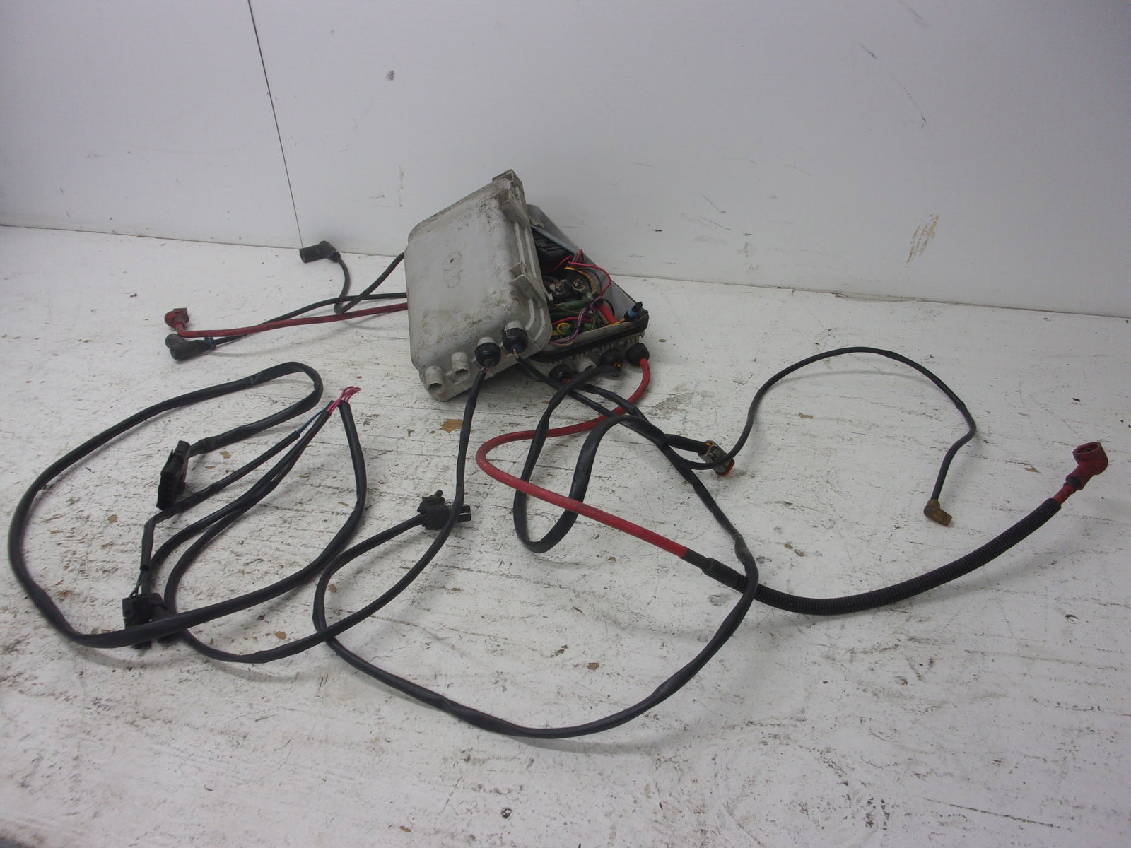 Sea Doo Bombardier 2001 GTS OEM Complete Electrical Box Assembly Part# 278001025