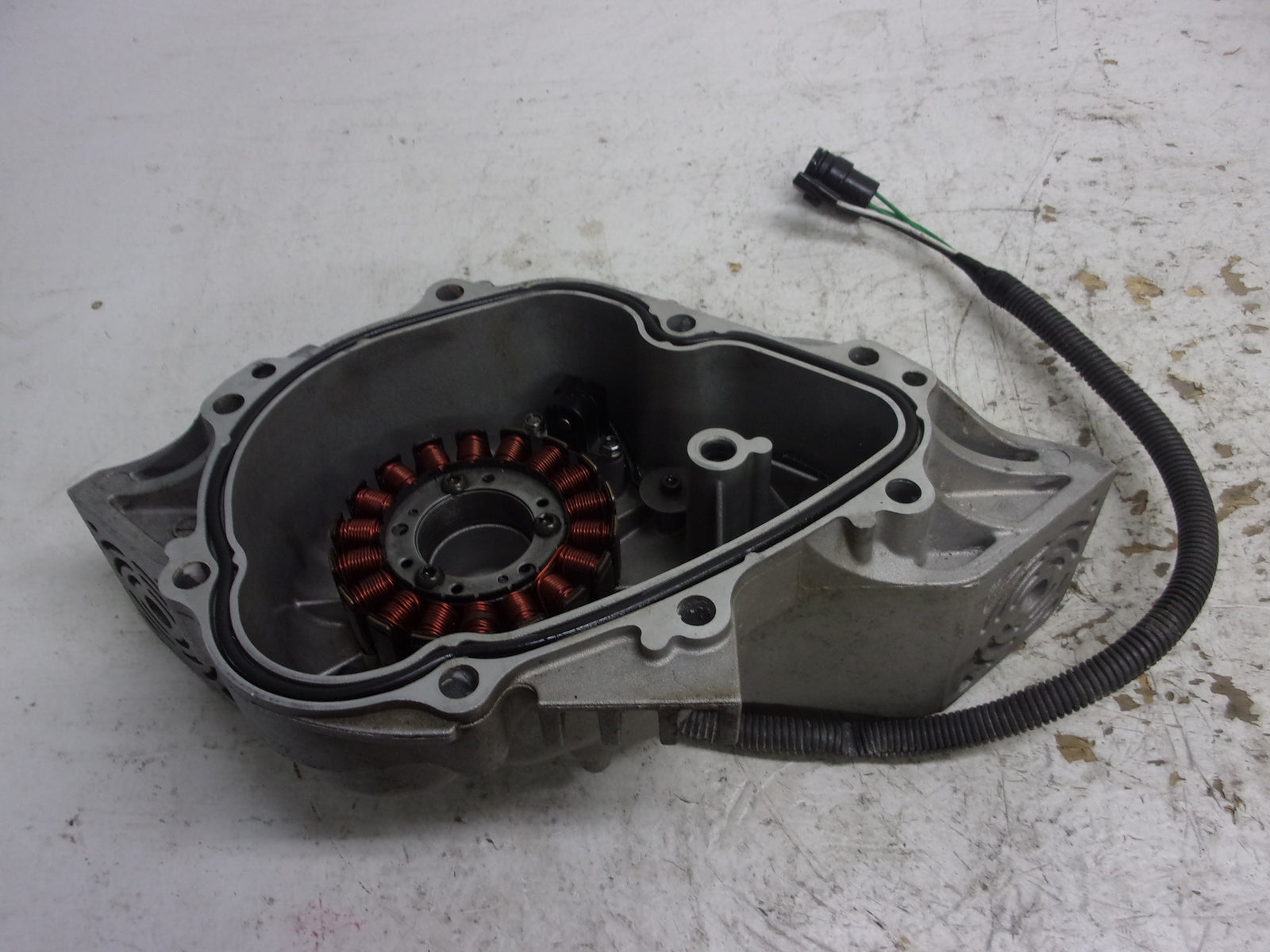 Yamaha WaveRunner 2002-2006 FX 140/1000 Flywheel Cover + Stator 60E-81337-00-94