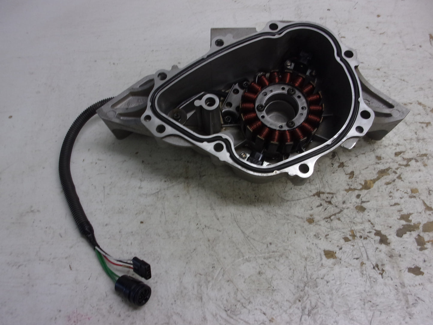 Yamaha WaveRunner 2002-2006 FX 140/1000 Flywheel Cover + Stator 60E-81337-00-94