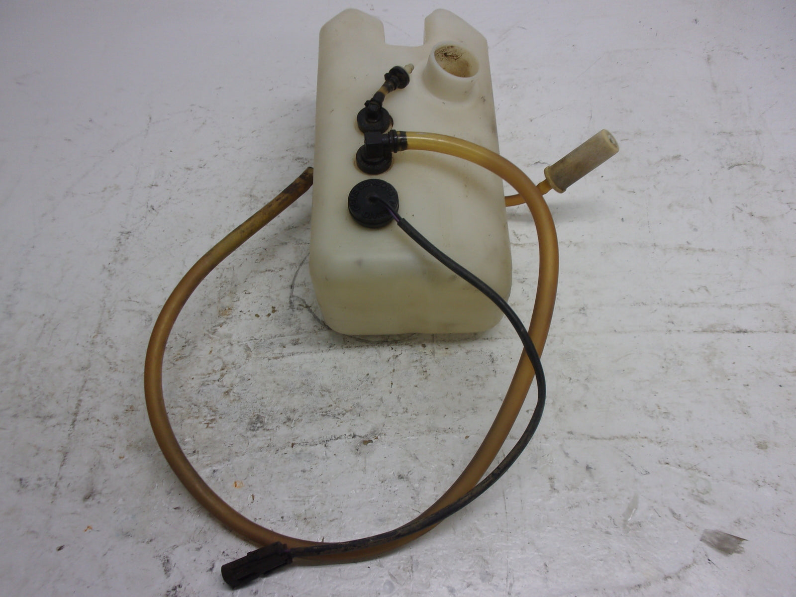 Sea Doo Bombardier 1993-1994 XP XPI OEM Oil Tank Assembly Part# 275000068