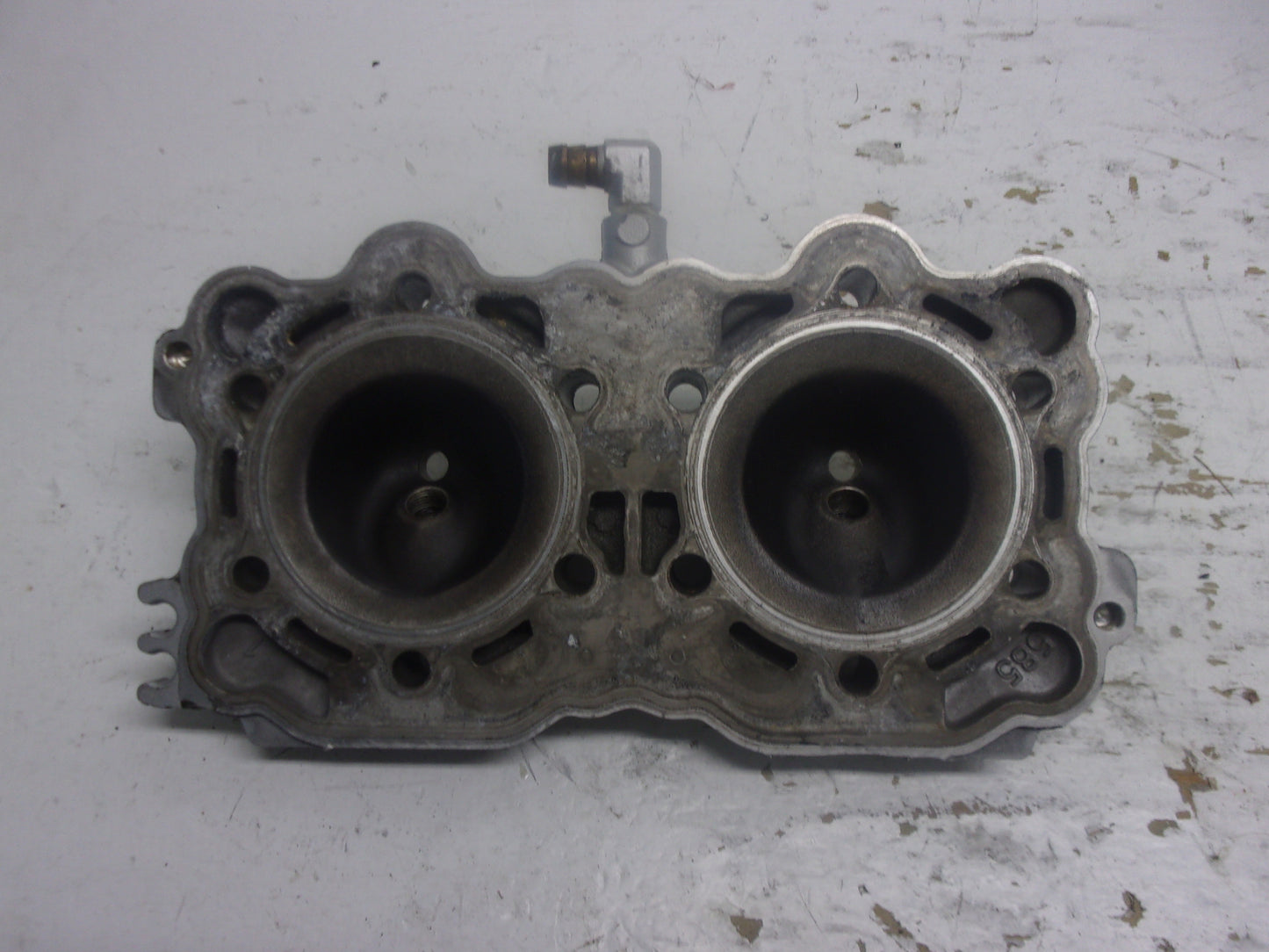 Sea Doo Bombardier PWC 2000-2002 GTX RX DI OEM Silver Cylinder Head # 290923586