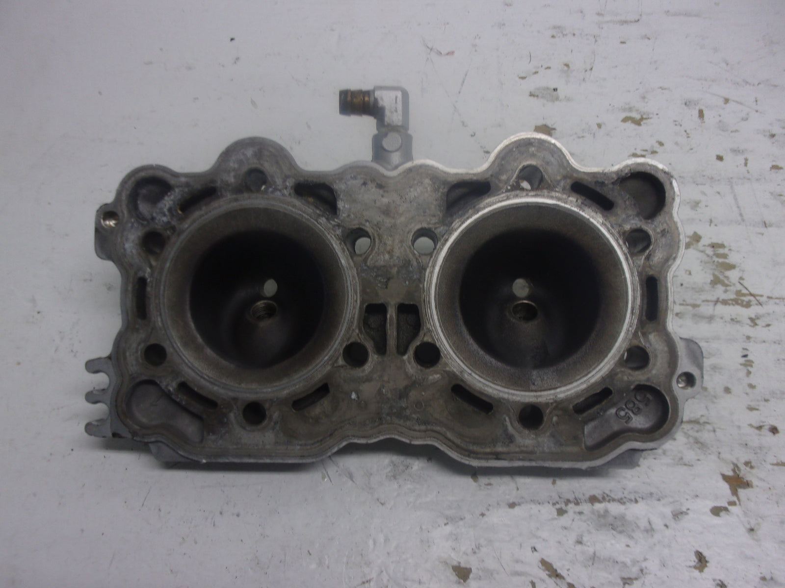 Sea Doo Bombardier PWC 2000-2002 GTX RX DI OEM Silver Cylinder Head # 290923586