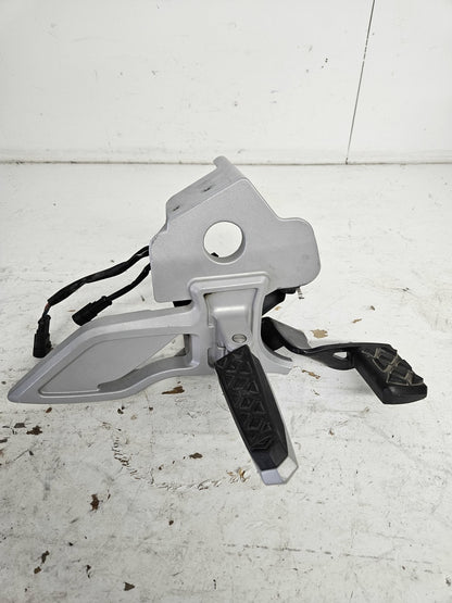 Can-Am Roadster 2009-2010 Spyder RS GS Right Peg Support + Brake Pedal 705003336