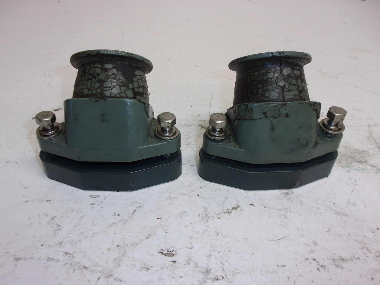 Yamaha WaveRunner 1996-2003 SV GP XL OEM Engine Mount Set Part# 63M-44517-01-5B