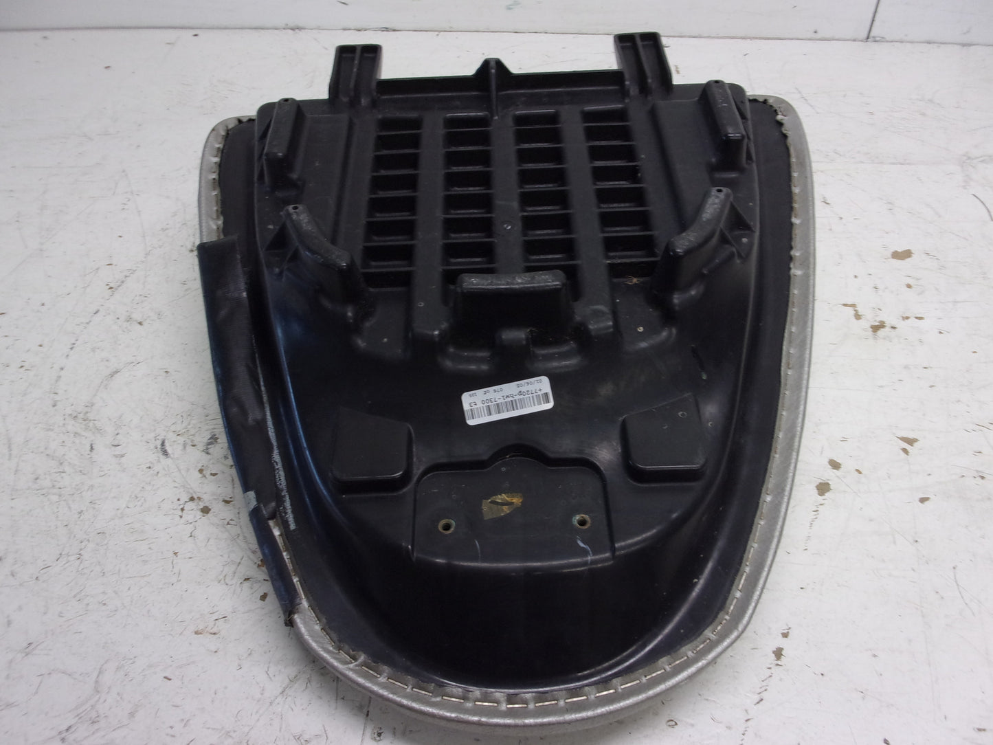 Honda  Aquatraxx 2005-2007 F-12 F-12X OEM Silver Passenger Seat 77200-HW1-730ZA