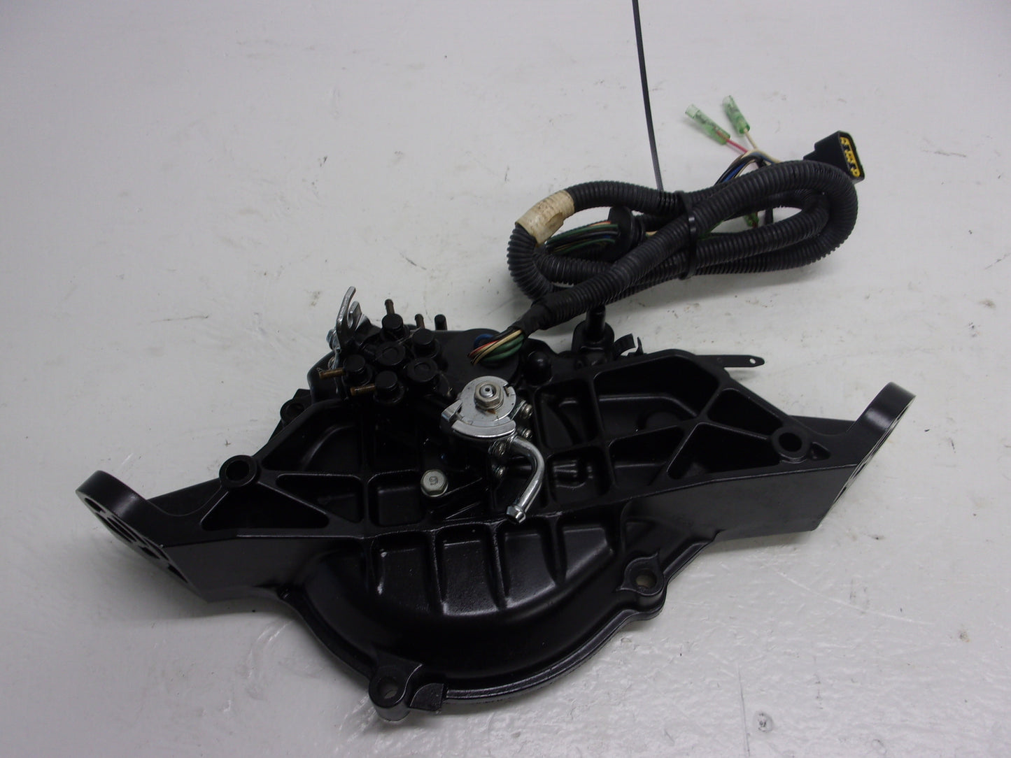 Yamaha Waverunner 1999-2000 XL GP 800 OEM Stator + Stator Cover 66E-81337-10-8P