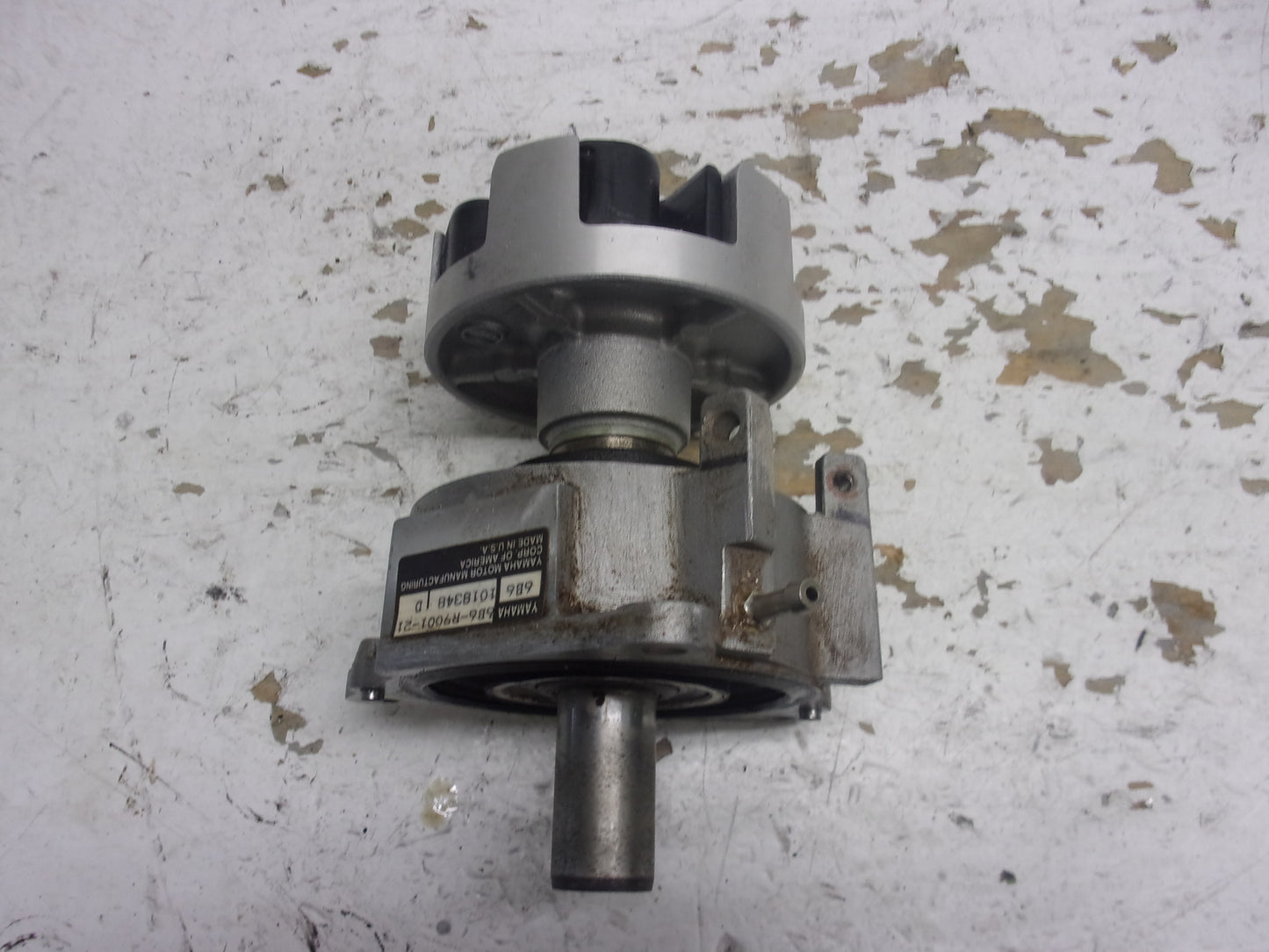 Yamaha Waverunner 2005 FX FXHO OEM Bearing Housing + Coupler # 61X-45332-03-94