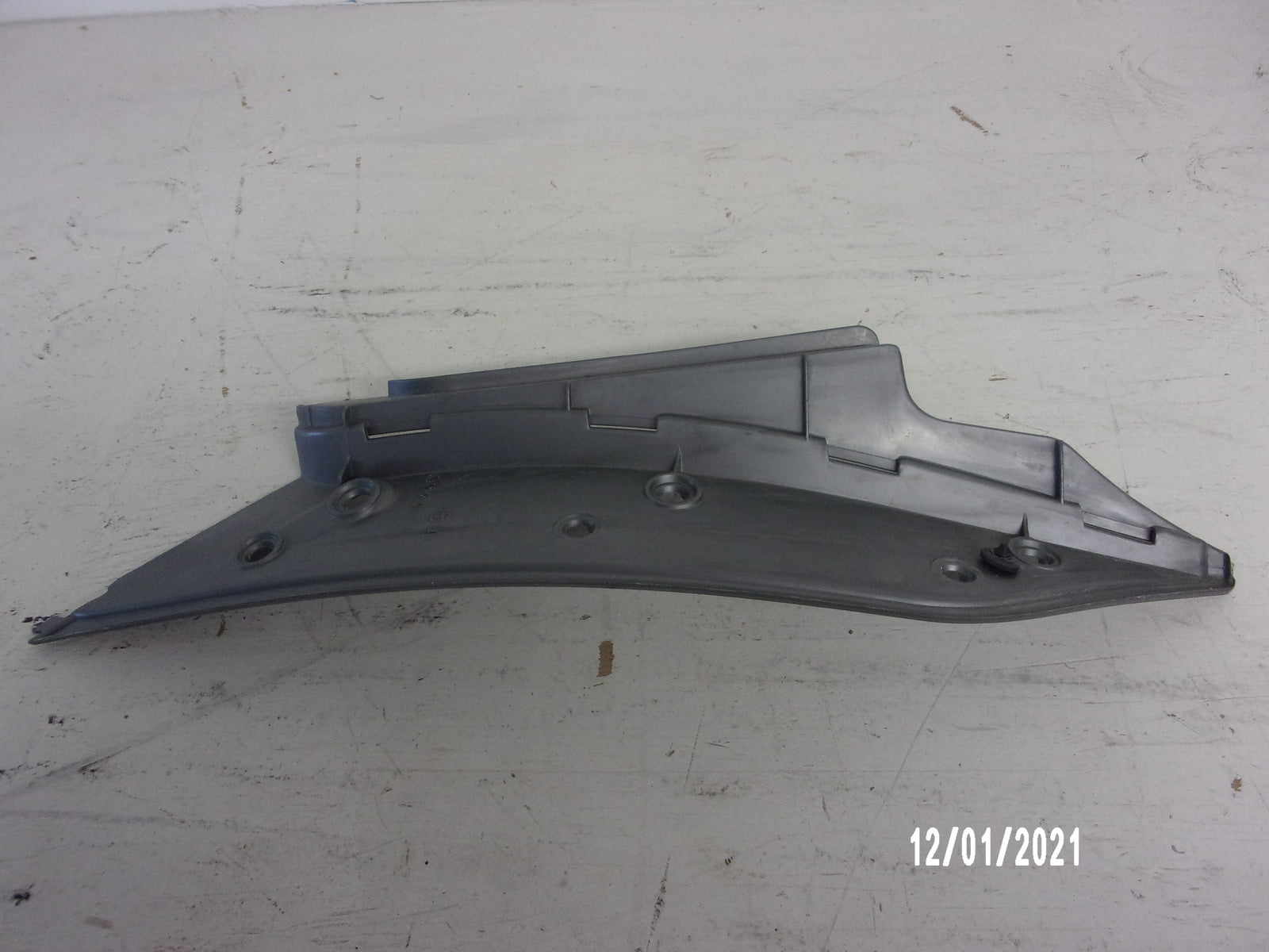 Sea Doo Bombardier PWC 2004 RXP OEM Right Hand Metallic Moulding # 291002003