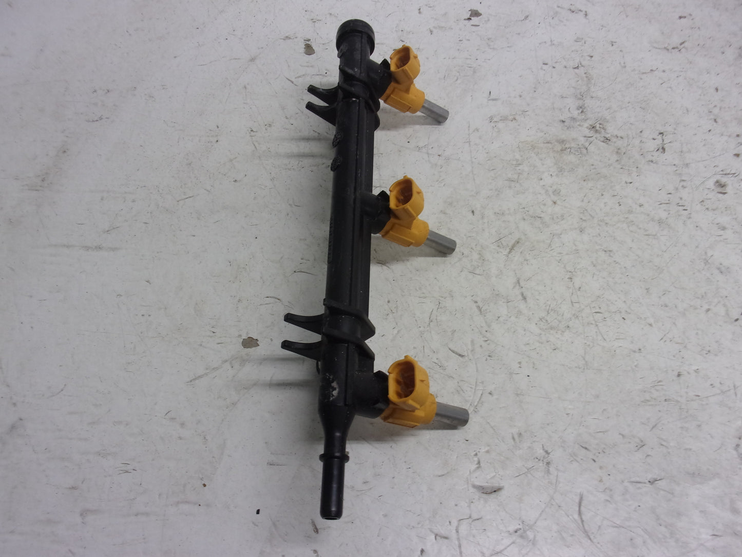 Yamaha 2016-2017 VX V1 EX Barely Used OEM Fuel Rail + Injectors 6EY-13761-00-00