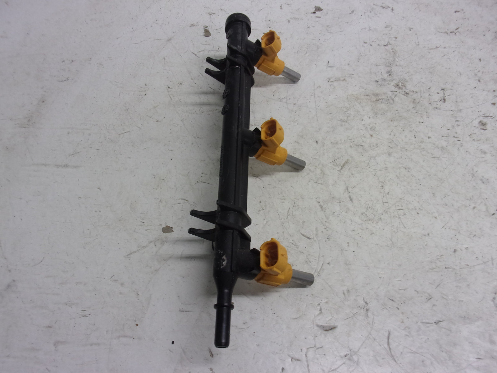 Yamaha 2016-2017 VX V1 EX Barely Used OEM Fuel Rail + Injectors 6EY-13761-00-00
