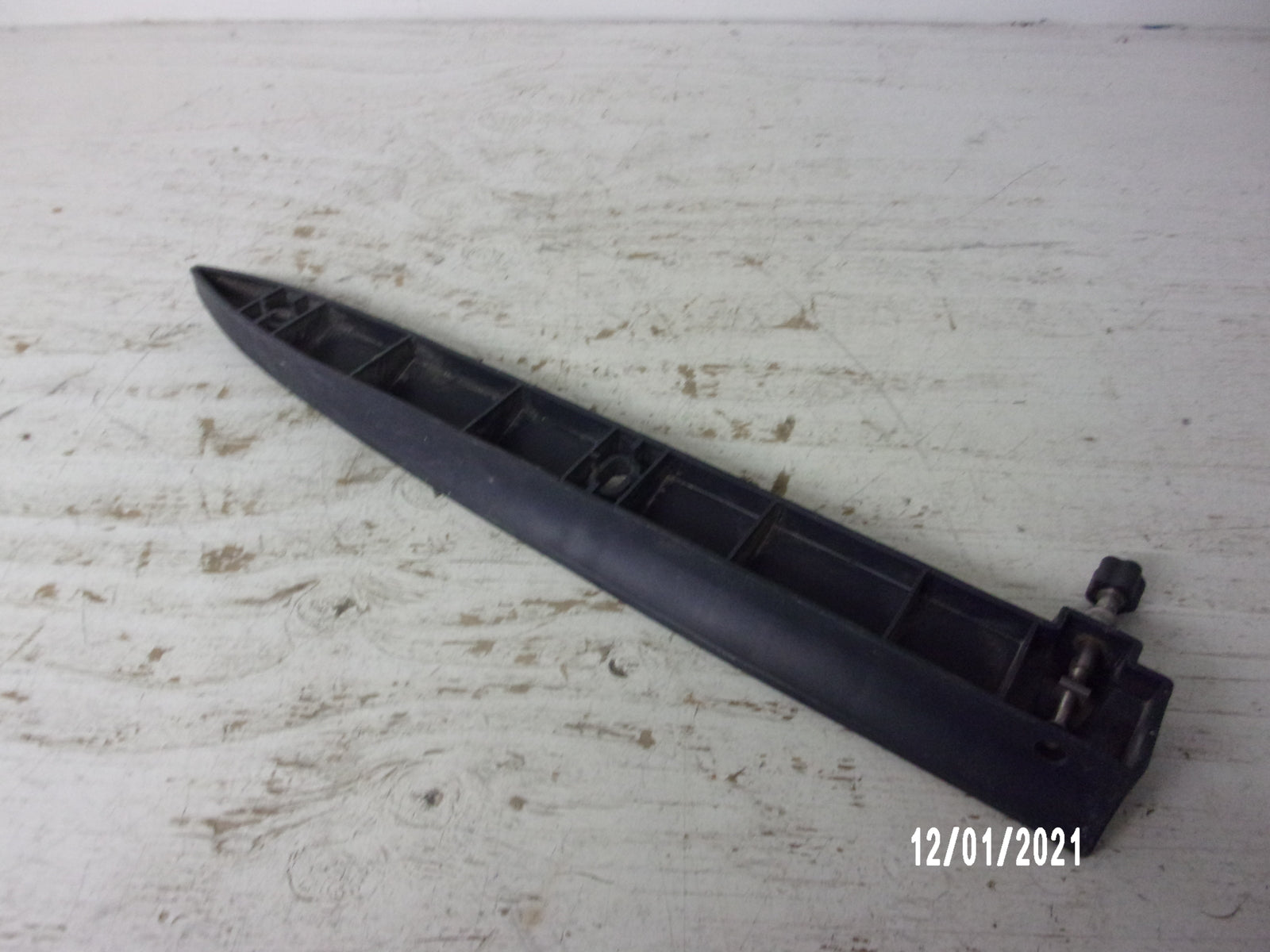 Yamaha WaveRunner 1997-1998 WaveRunner OEM Black Right Sponson GP7-U883P-00-00
