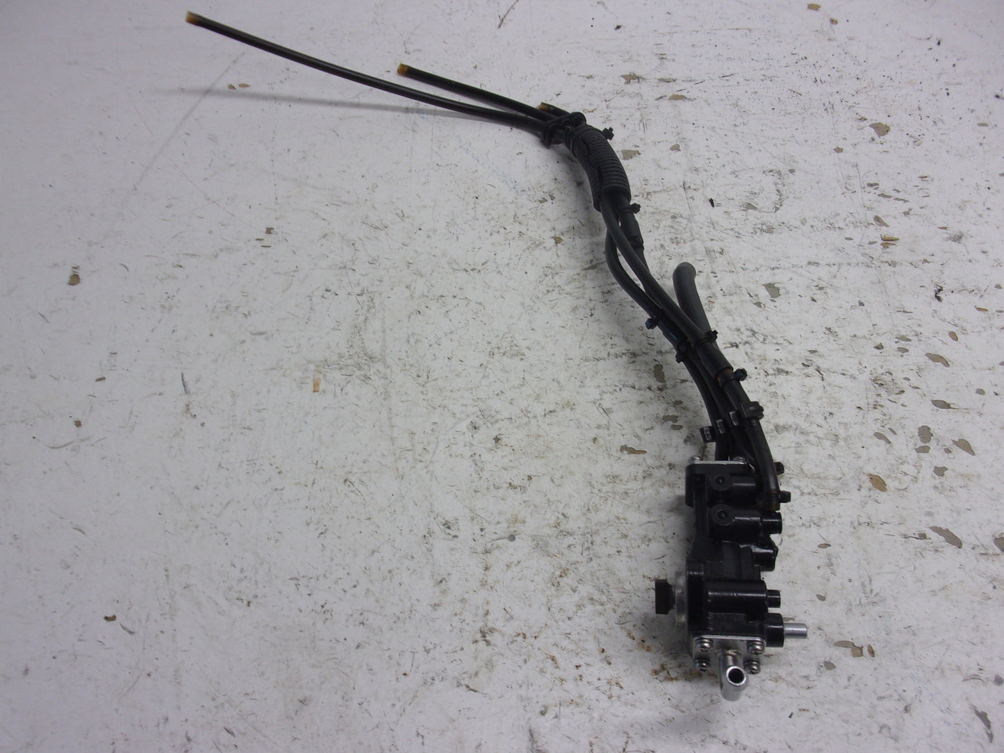 Yamaha PWC 1996-1997 WaveVenture 1100 OEM Oil Injection Pump # 64T-13200-00-00