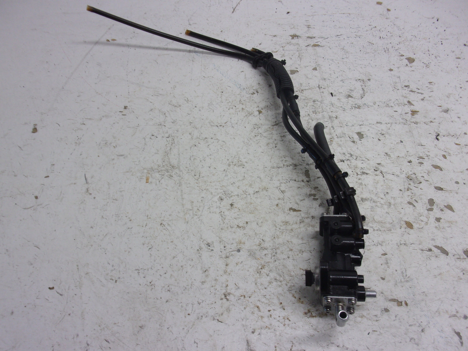 Yamaha PWC 1996-1997 WaveVenture 1100 OEM Oil Injection Pump # 64T-13200-00-00