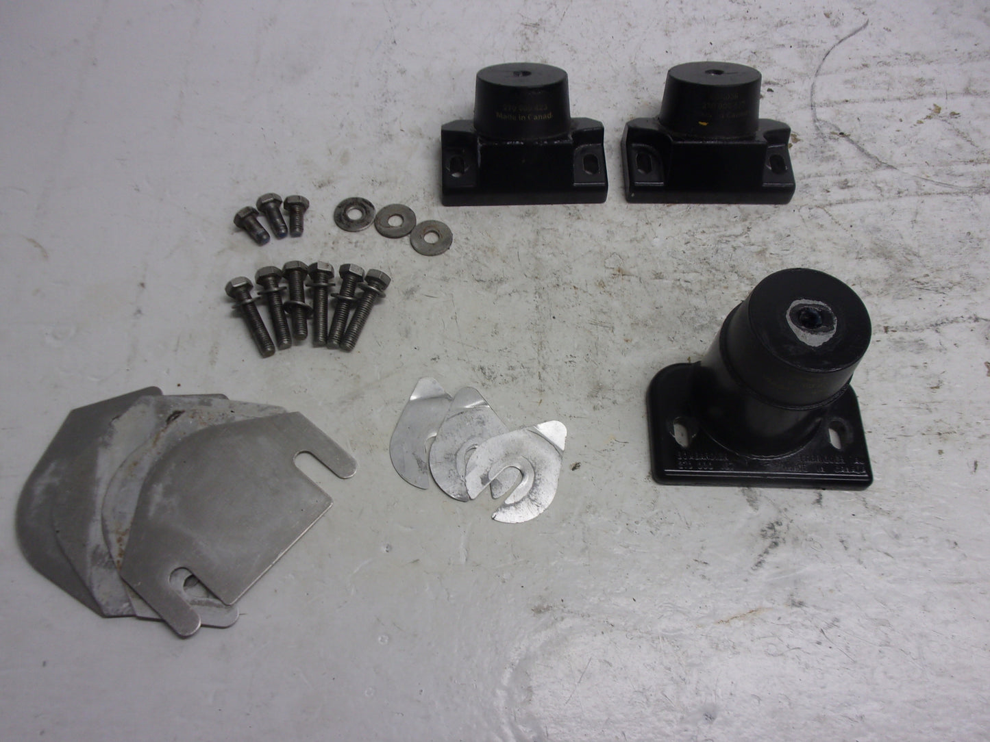 SeaDoo Bombardier 98-2003 GTX LRV RX SPX Complete Rubber Engine Mount 270000422