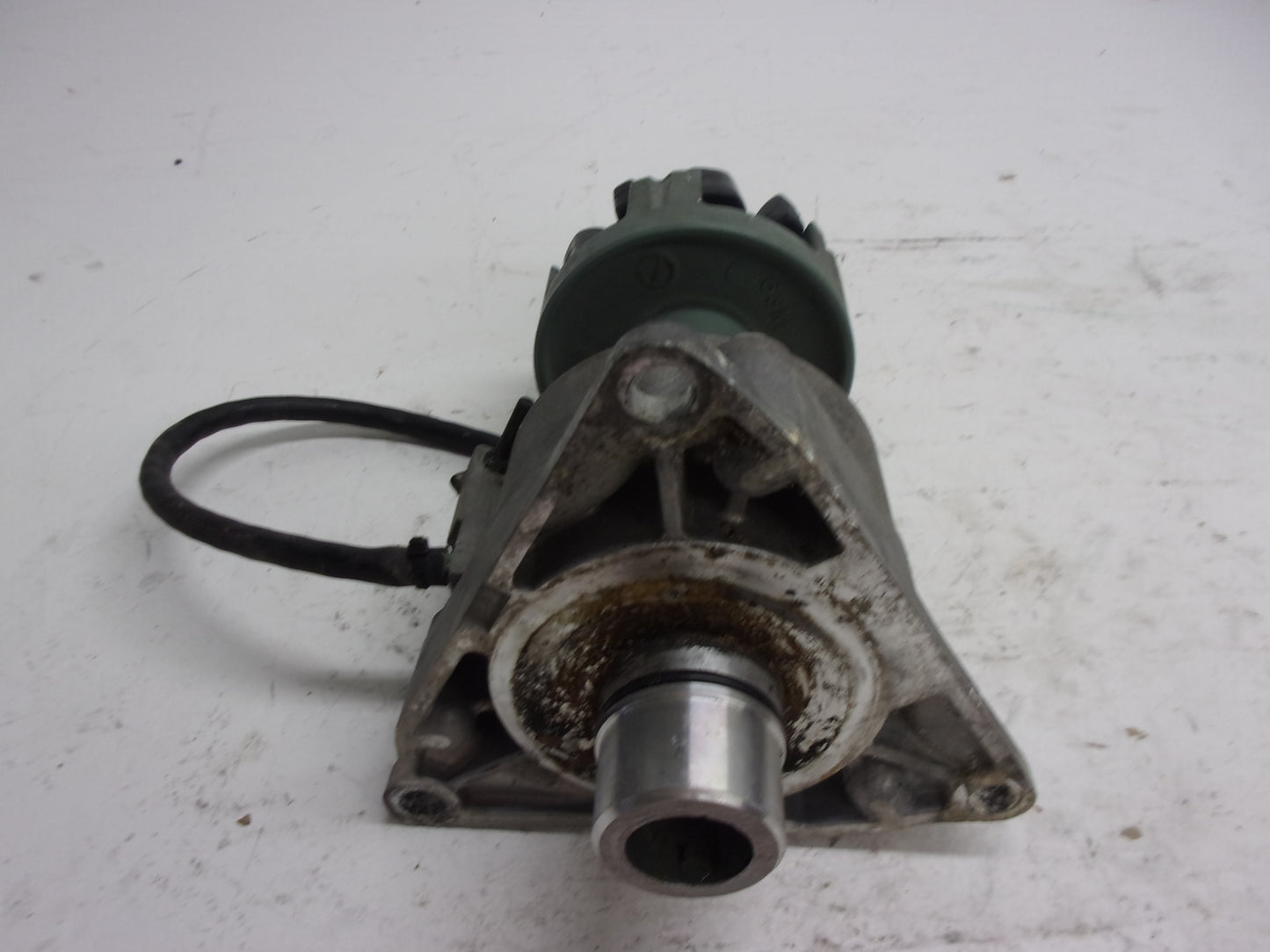Yamaha Waverunner 1997 WaveVenture 1100 OEM Bearing Housing # 61X-45332-02-97