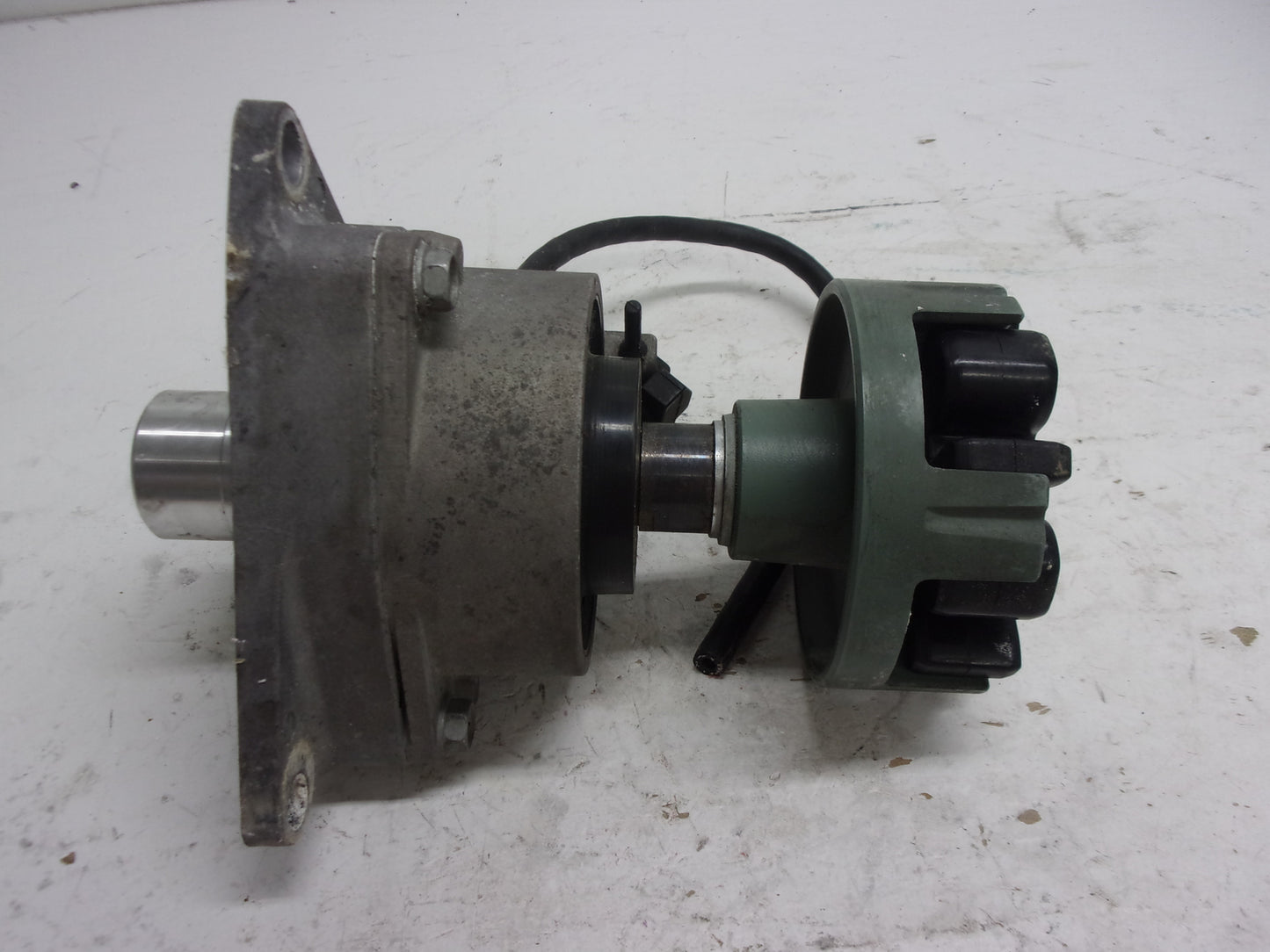 Yamaha Waverunner 1997 WaveVenture 1100 OEM Bearing Housing # 61X-45332-02-97