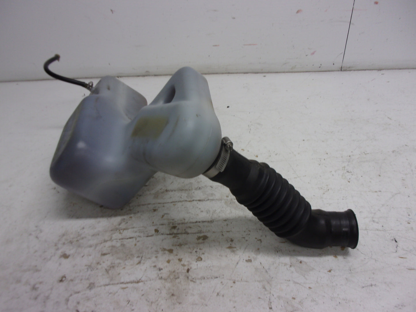 Kawasaki Jet Ski 1999-2005 Ultra 130/150 OEM Oil Tank Assembly # 52001-3734
