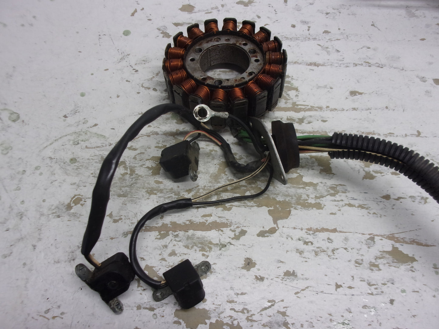 Yamaha Waverunner 2003-2006 GP1300R OEM Generator / Stator Part 60T-81410-00-00