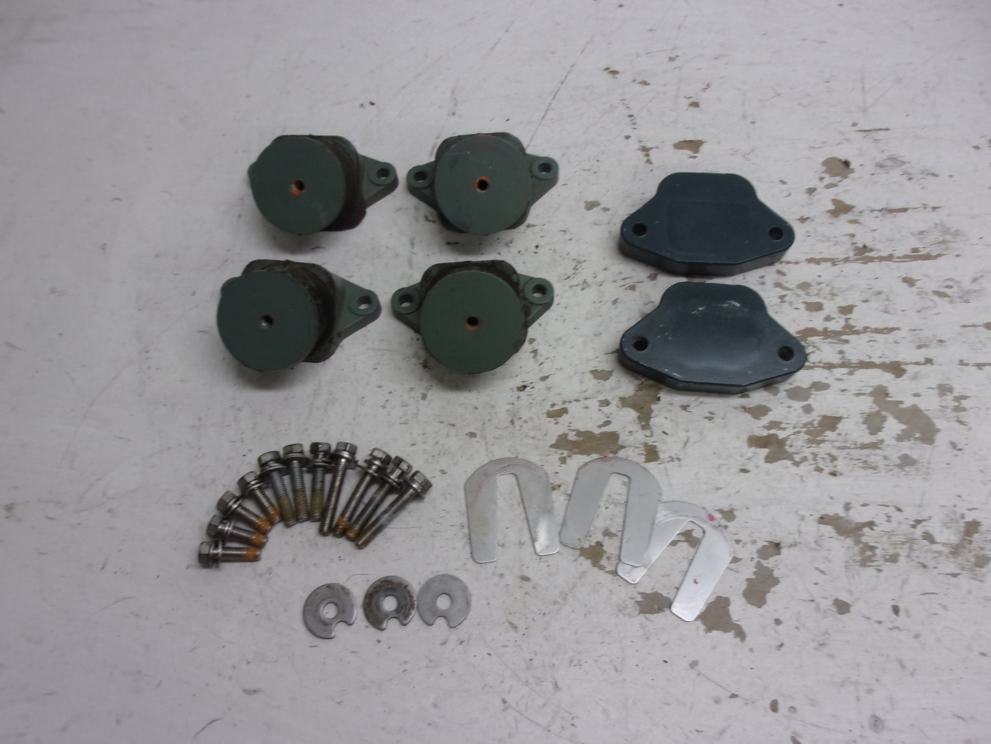 Yamaha WaveRunner 1996-2003 SV GP XL OEM Engine Mount Set Part# 63M-44517-01-5B