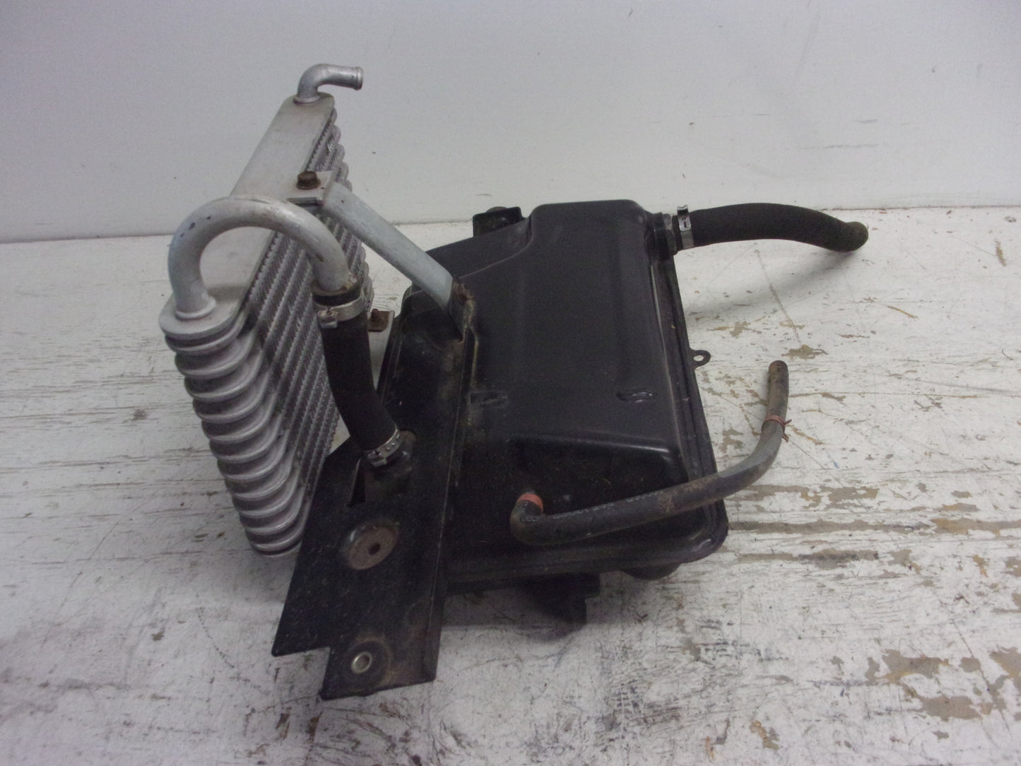 Can-Am Roadster 2013-2014 Spyder ST RS RT OEM Oil Tank + Radiator # 519000293