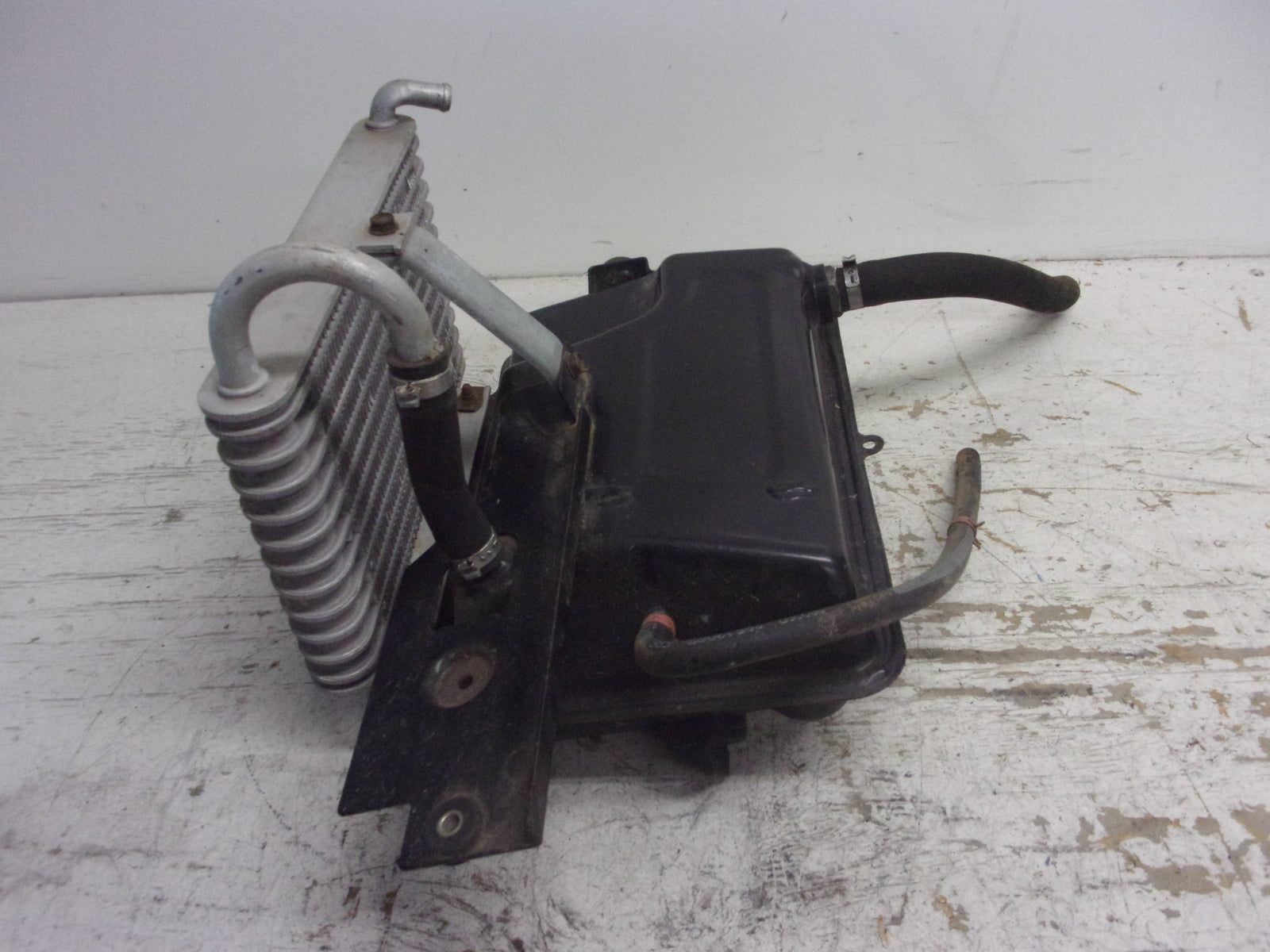 Can-Am Roadster 2013-2014 Spyder ST RS RT OEM Oil Tank + Radiator # 519000293