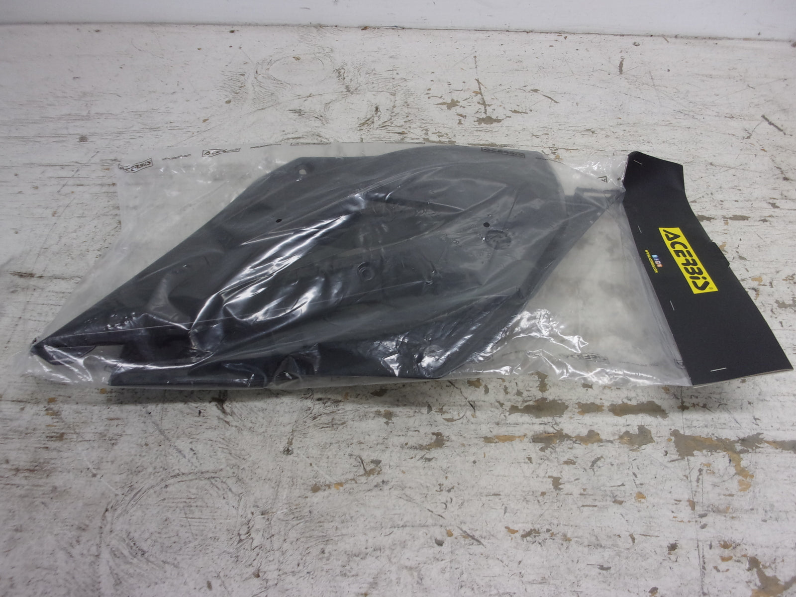 Husqvarna 2014-2017 TC85 NEW Acerbis Tank Spoiler Part# 0022803.090