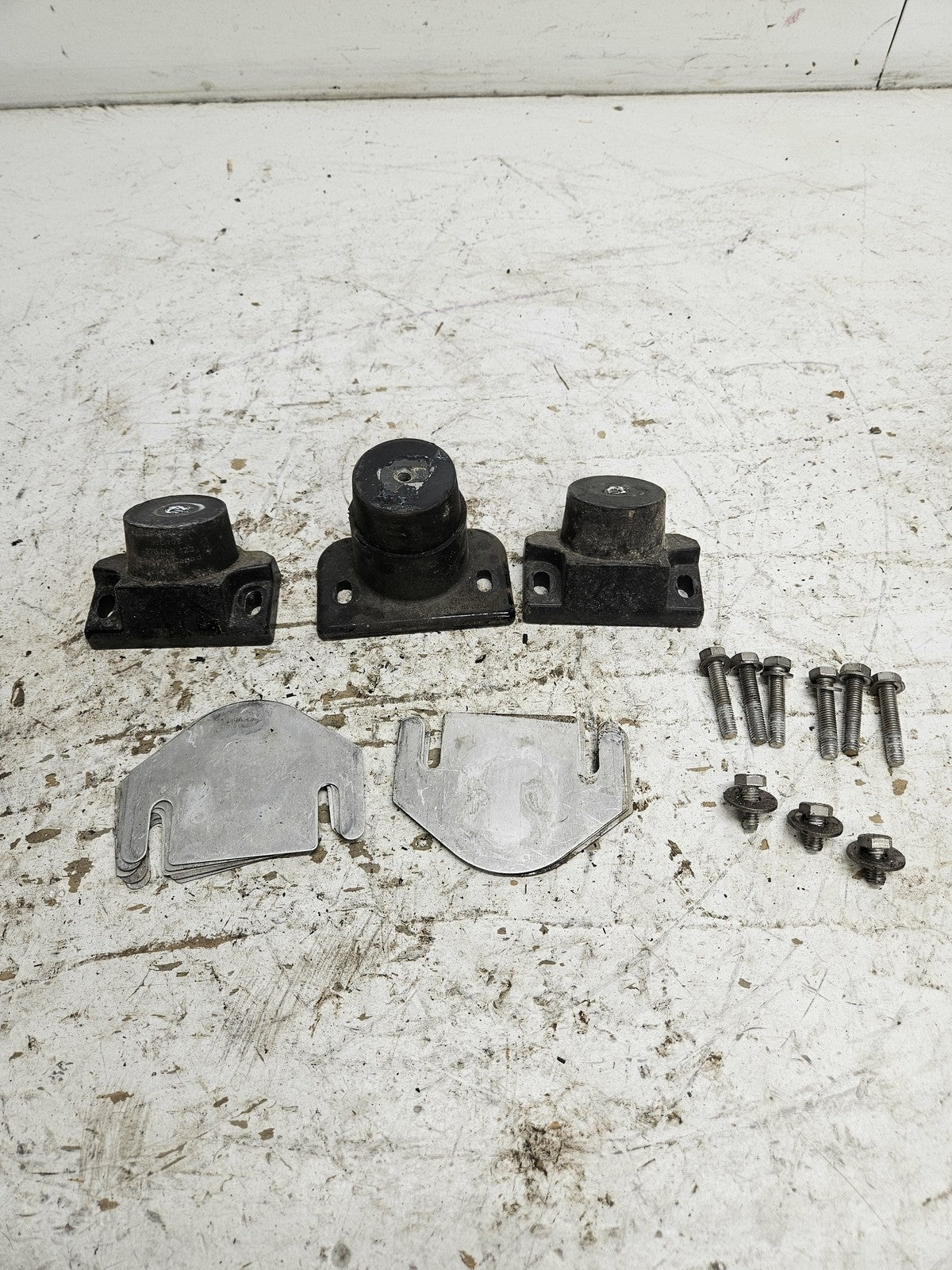 SeaDoo Bombardier 1998 XP LTD OEM Engine Damper Set + Shims + Hardware 270000369