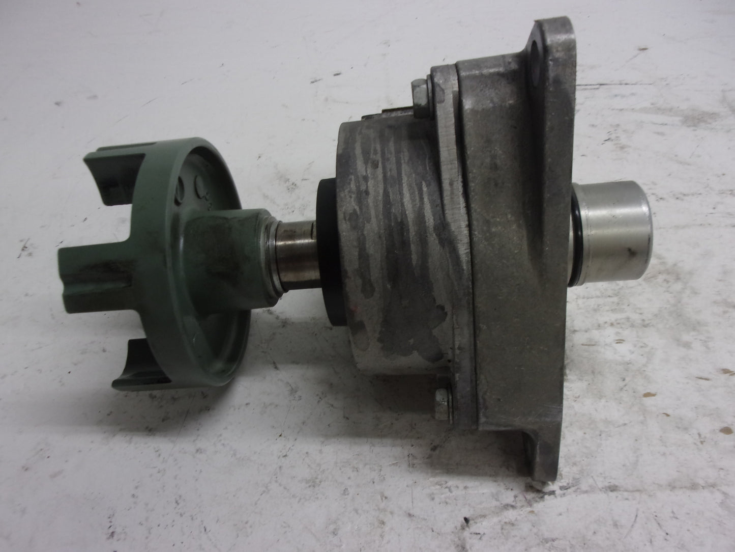 Yamaha Waverunner 1997 WaveVenture 1100 OEM Bearing Housing # 61X-45332-02-97