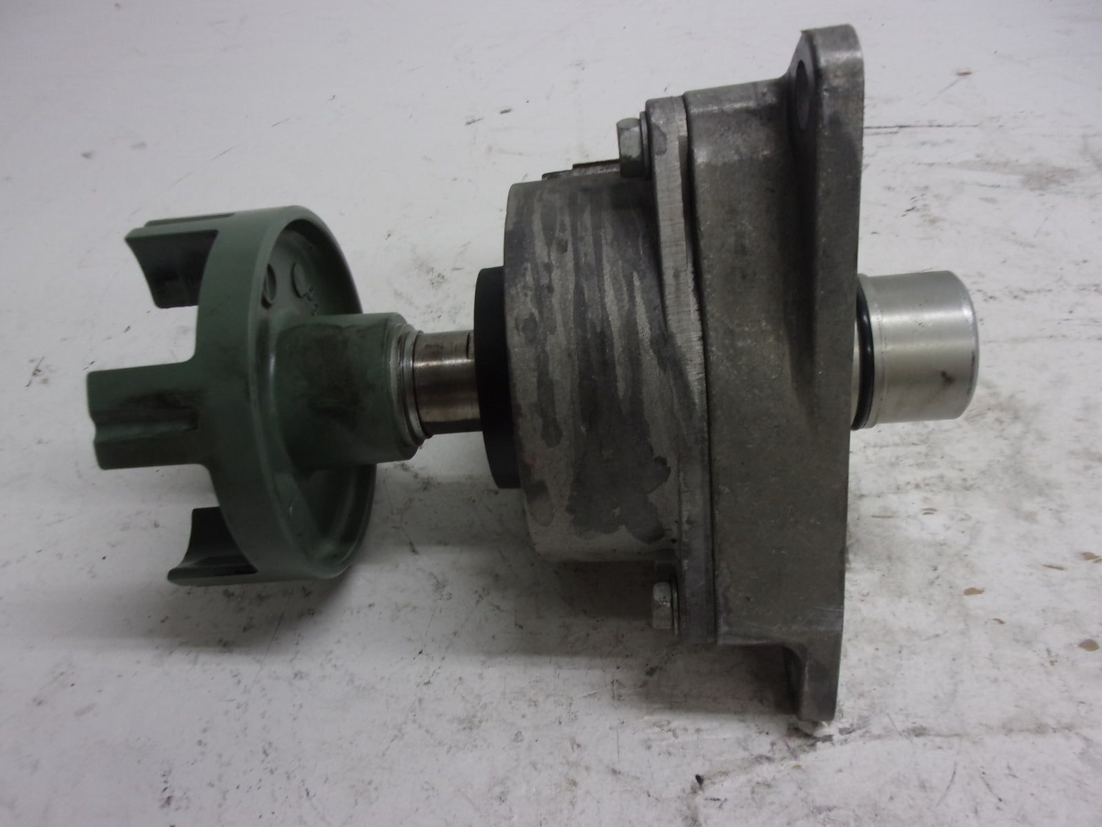 Yamaha Waverunner 1997 WaveVenture 1100 OEM Bearing Housing # 61X-45332-02-97