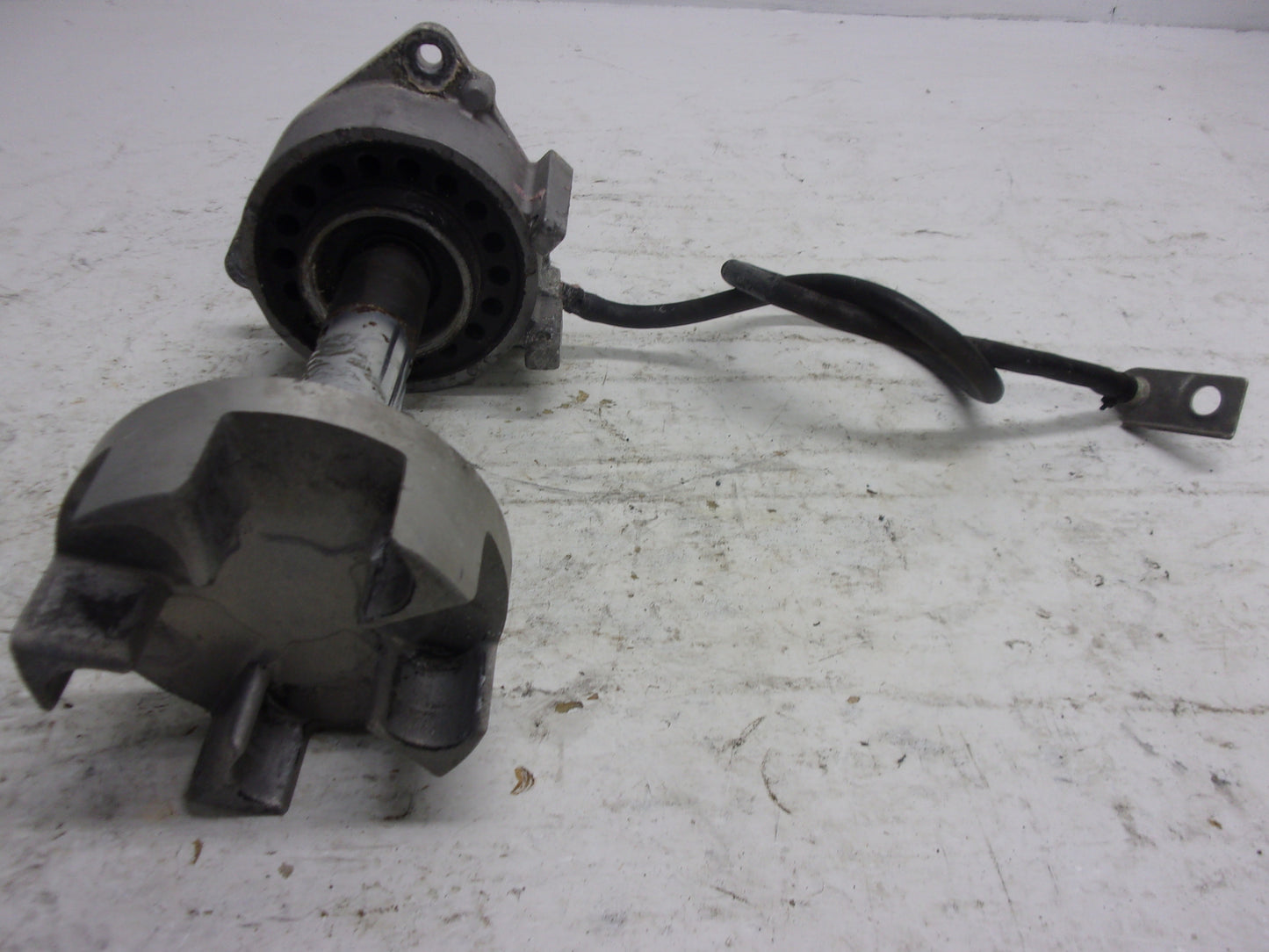 Yamaha Waverunner 2003 GP 1300 OEM Bearing Housing + Coupler # 61X-45332-03-94