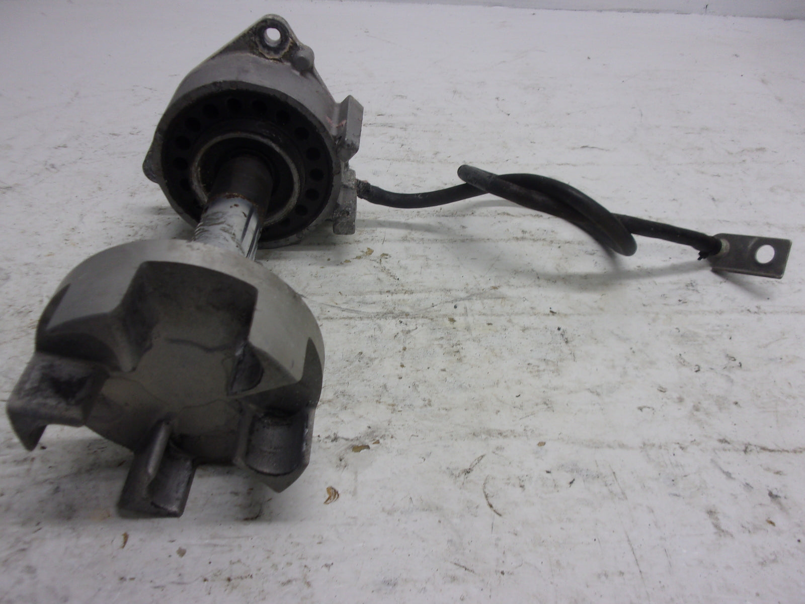 Yamaha Waverunner 2003 GP 1300 OEM Bearing Housing + Coupler # 61X-45332-03-94