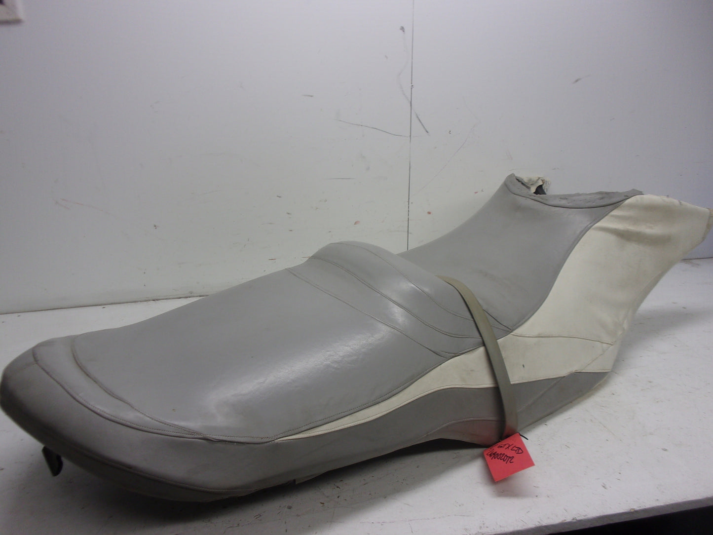 Sea Doo Bombardier 2011-2012 GTX Limited IS 260 OEM Gray & White Seat 269002072