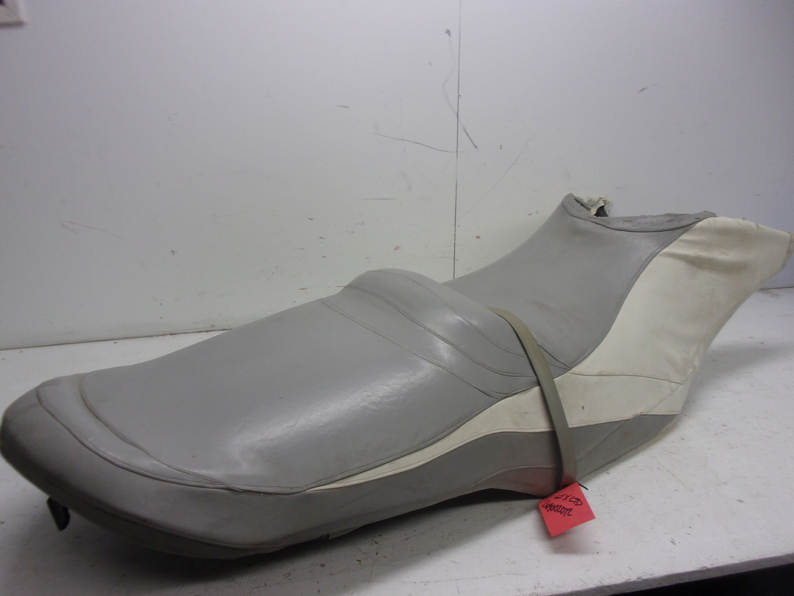 Sea Doo Bombardier 2011-2012 GTX Limited IS 260 OEM Gray & White Seat 269002072