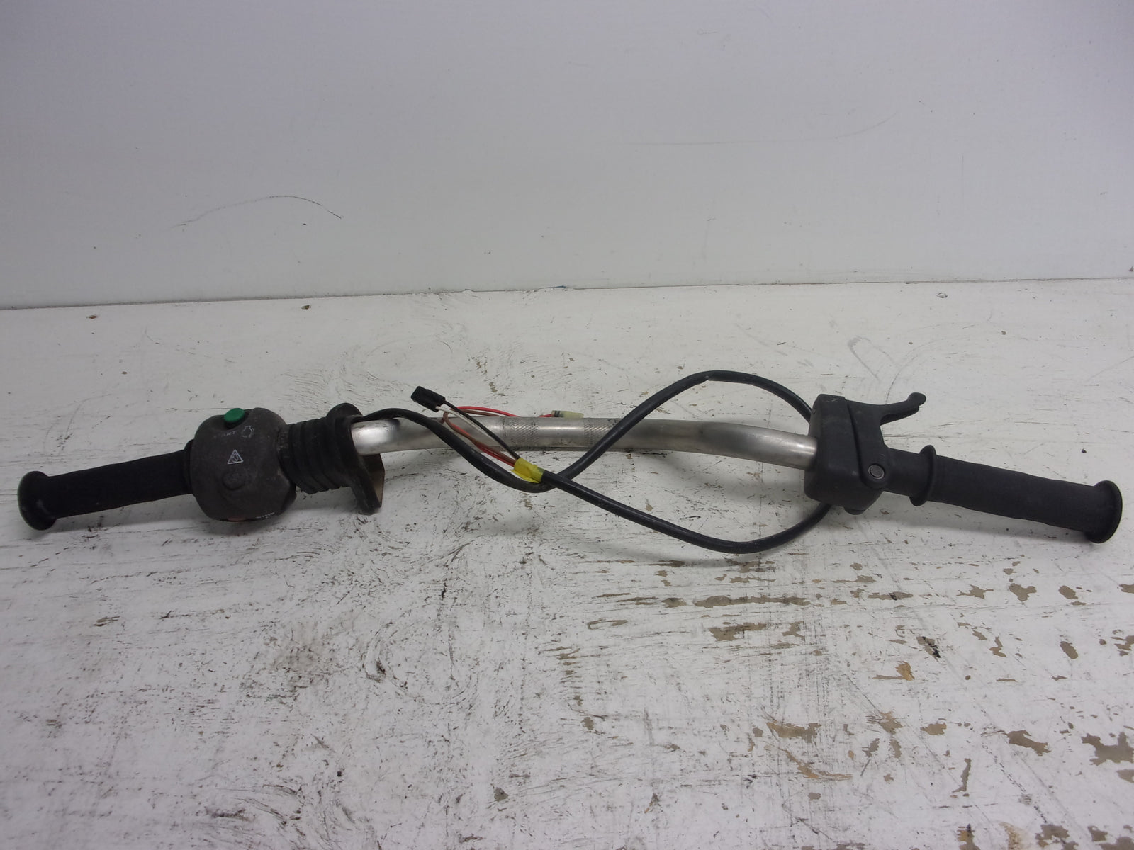 Yamaha WaveRunner 1996-1998 WVT GP WRD WR Complete Handlebar GJ1-U1552-02-00